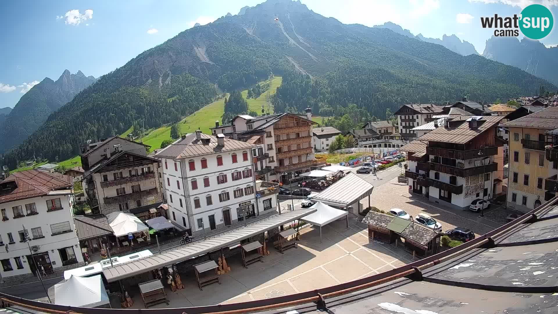 Piazza centrale di Forni di Sopra