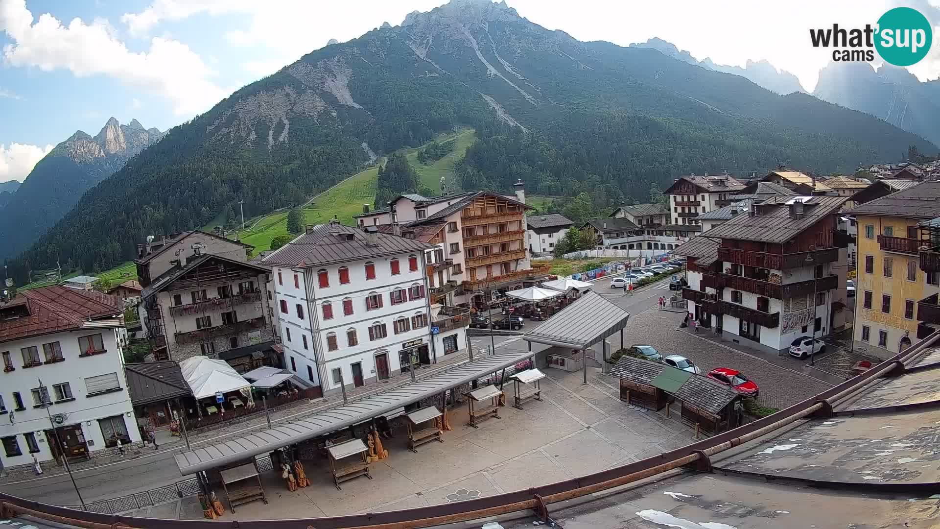 Plaza principal de Forni di Sopra
