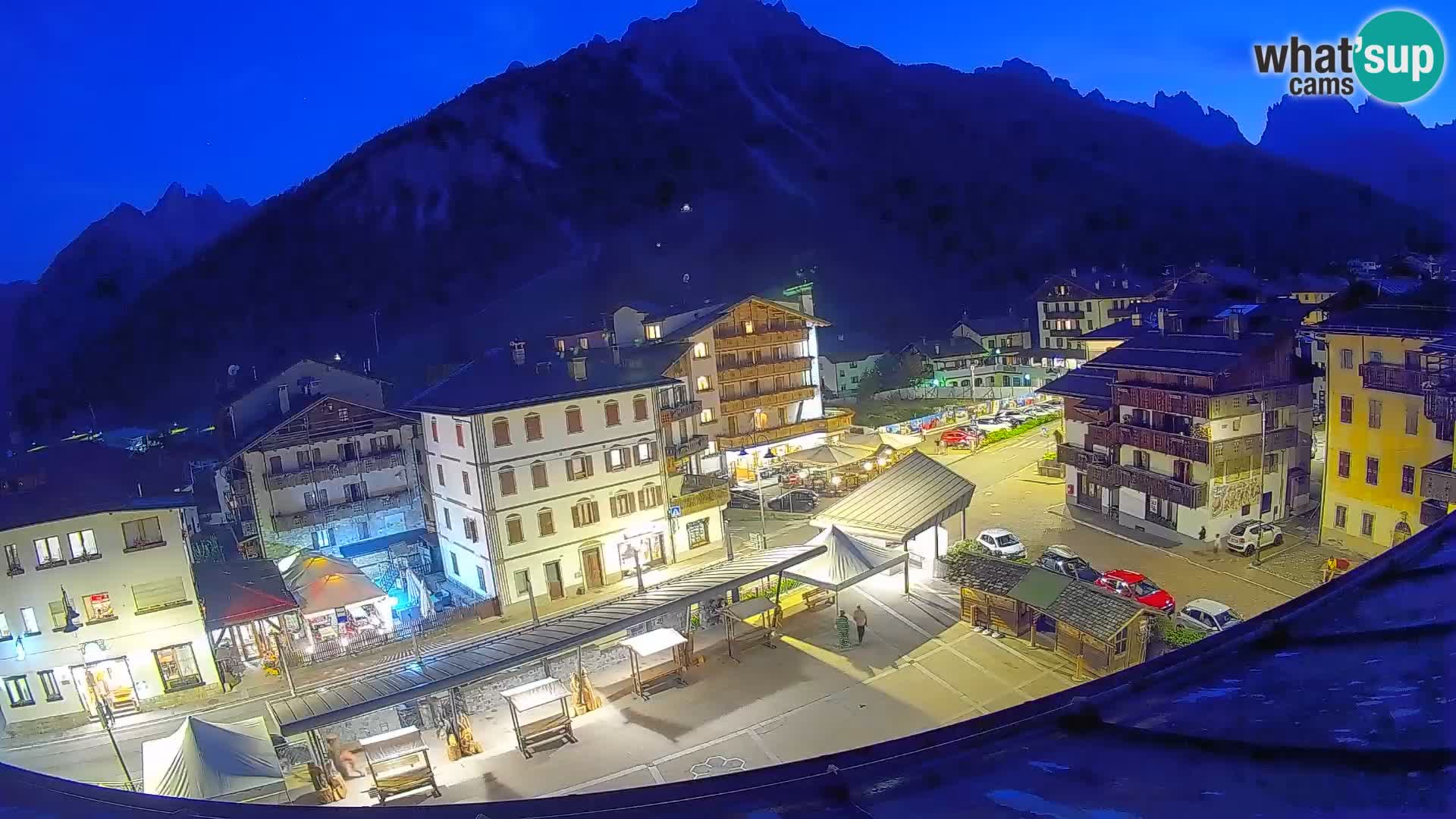 Hauptplatz von Forni di Sopra