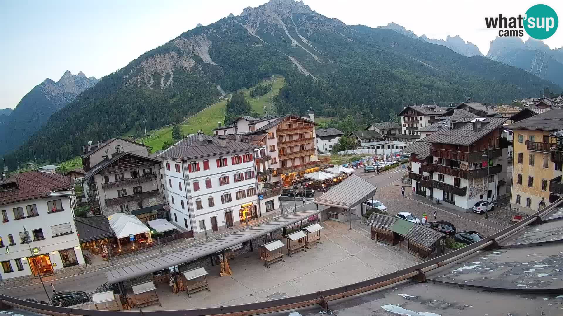 Plaza principal de Forni di Sopra