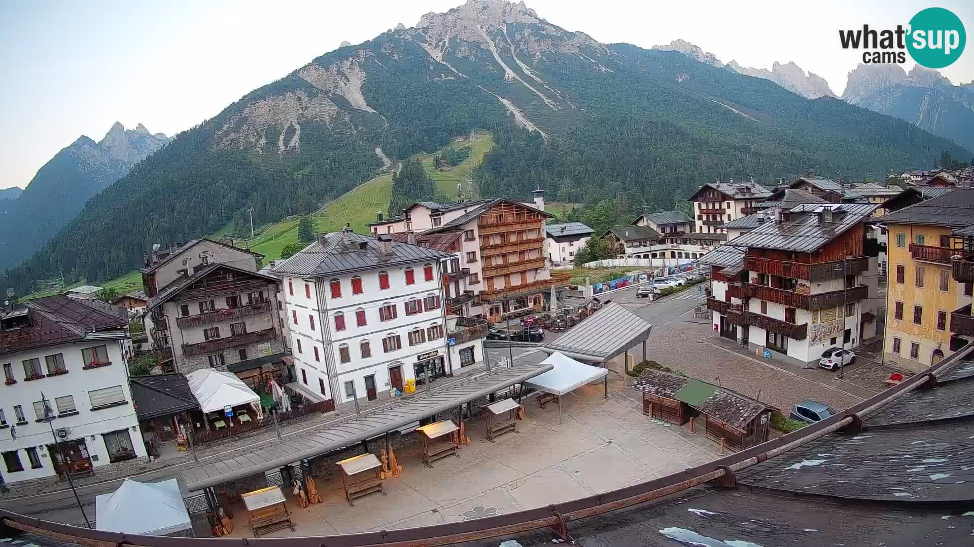 Piazza centrale di Forni di Sopra