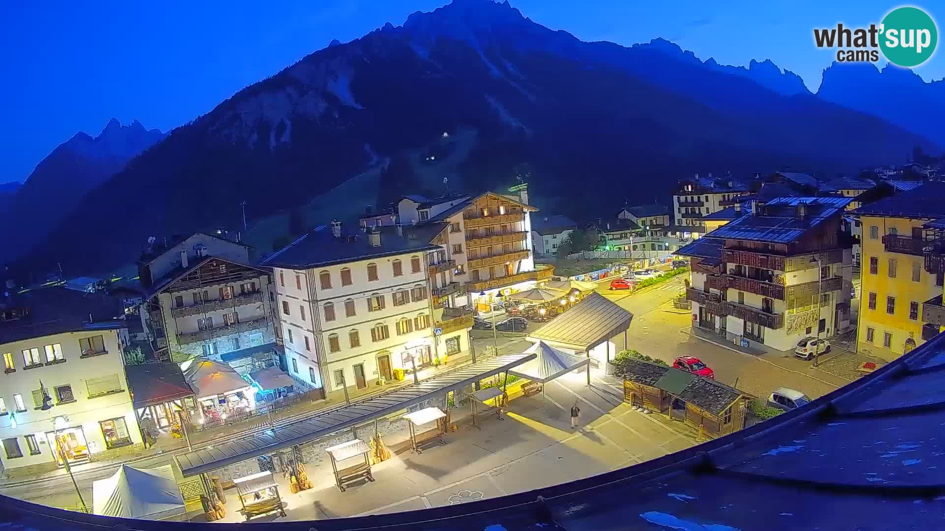 Plaza principal de Forni di Sopra