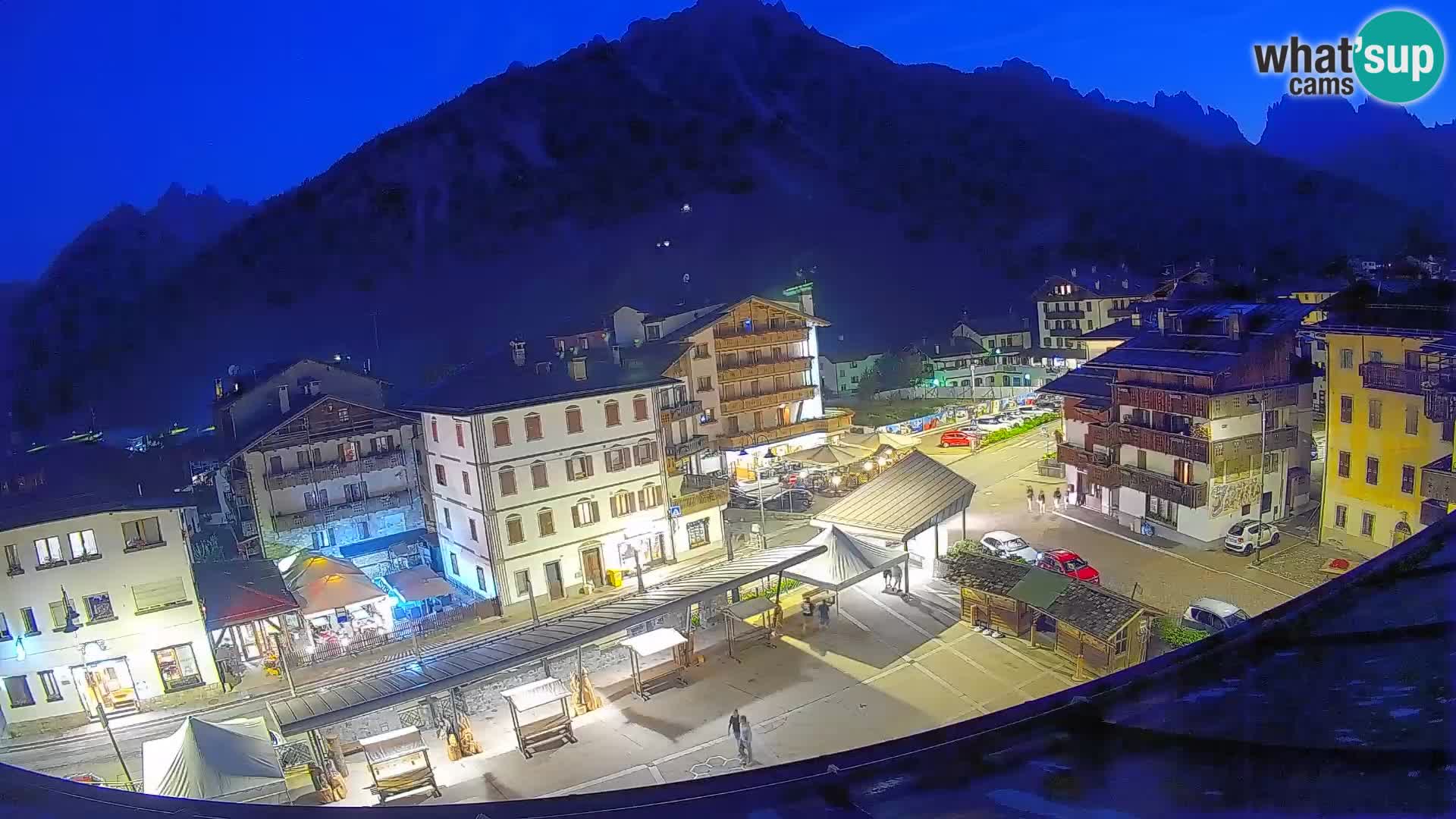 Plaza principal de Forni di Sopra
