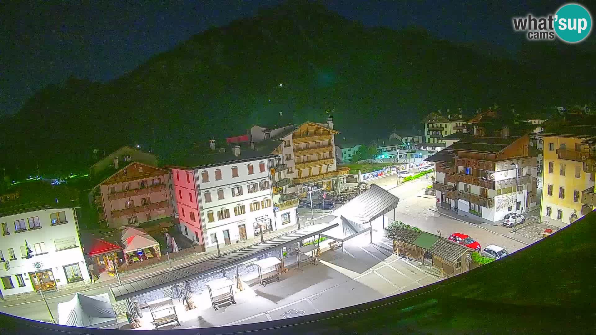 Plaza principal de Forni di Sopra