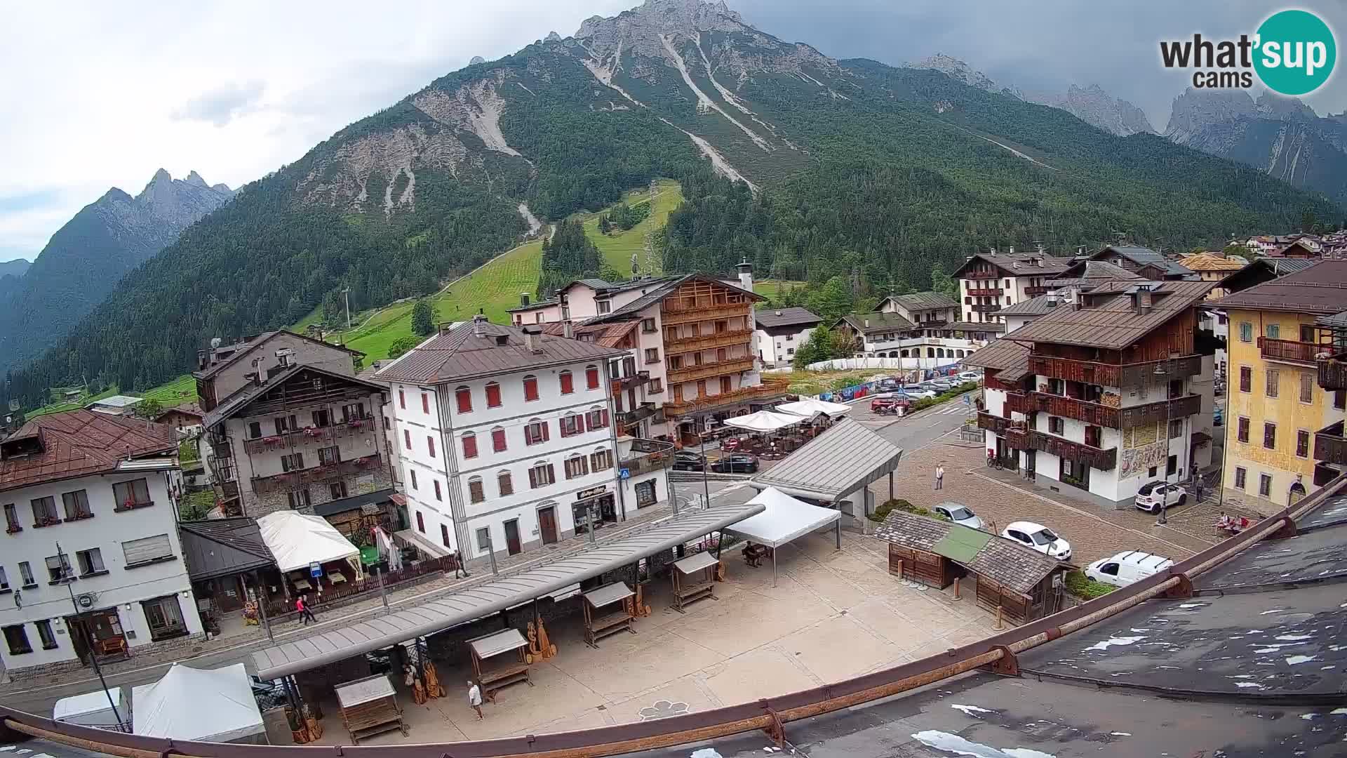 Plaza principal de Forni di Sopra