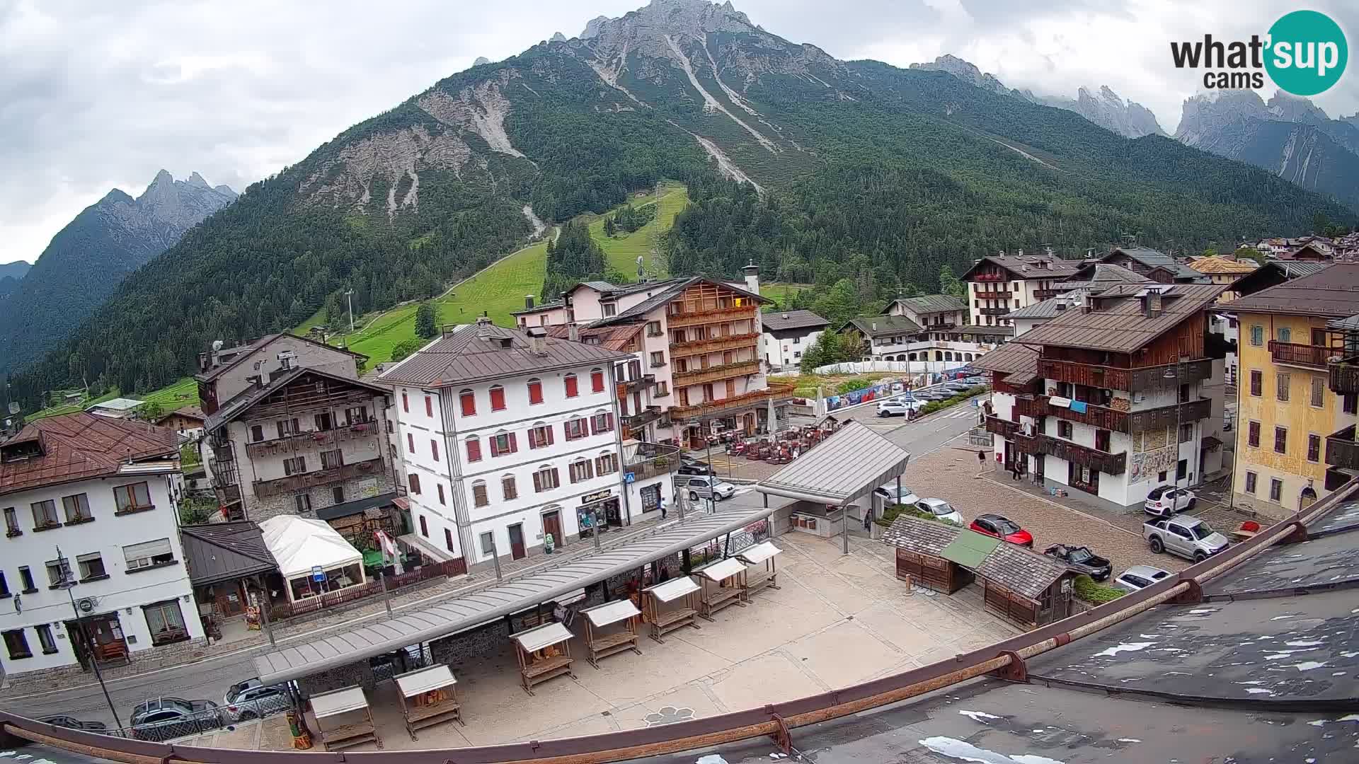 Plaza principal de Forni di Sopra