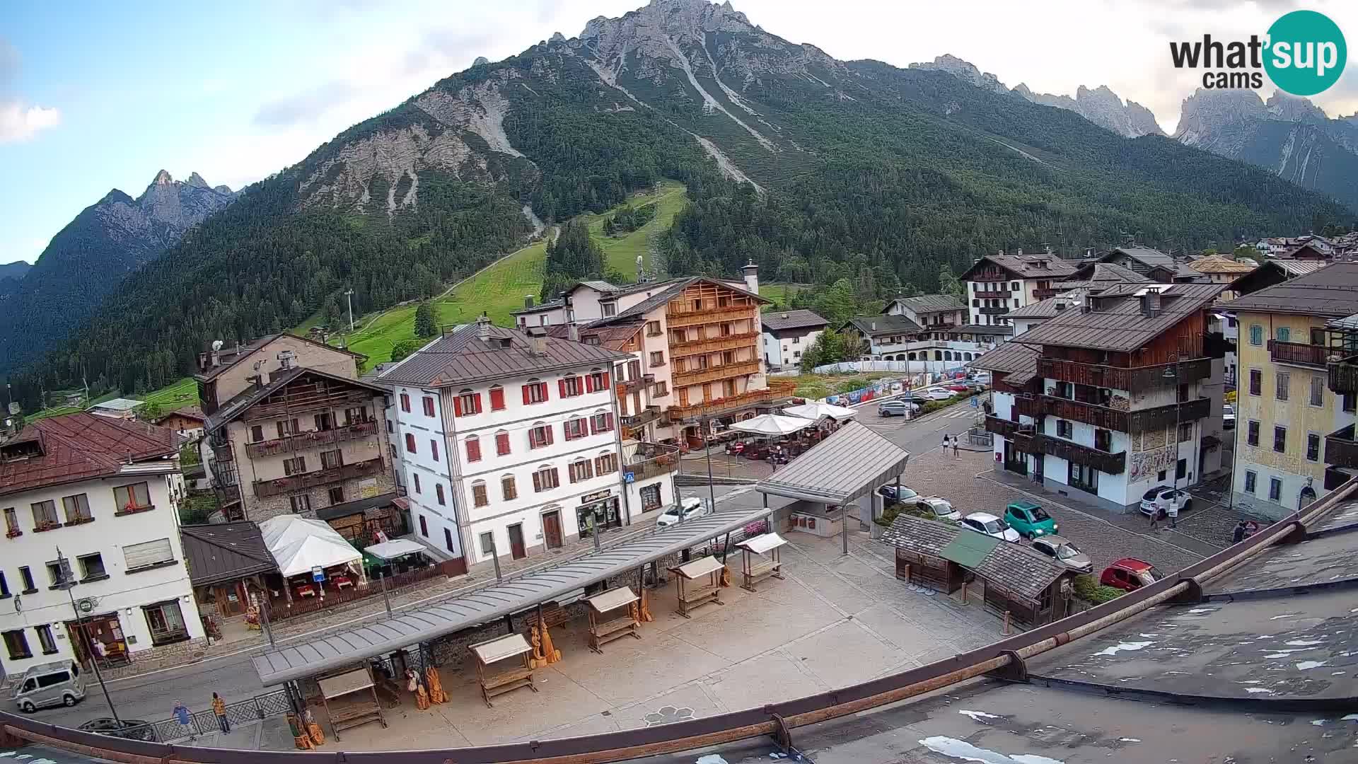 Piazza centrale di Forni di Sopra
