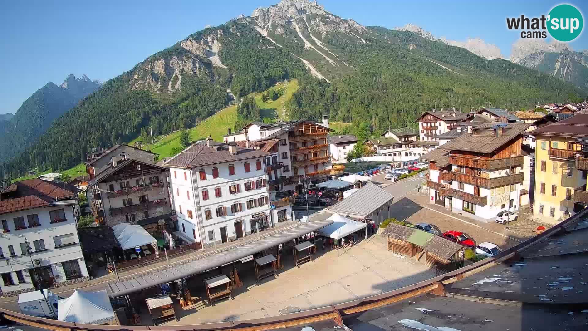 Piazza centrale di Forni di Sopra