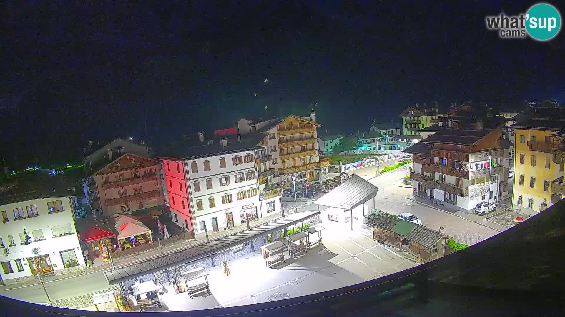 Piazza centrale di Forni di Sopra