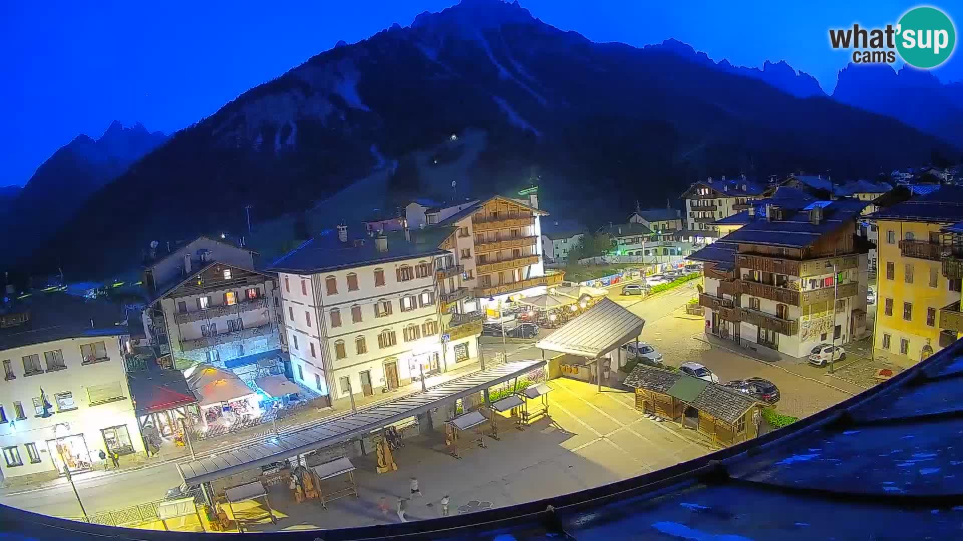 Piazza centrale di Forni di Sopra
