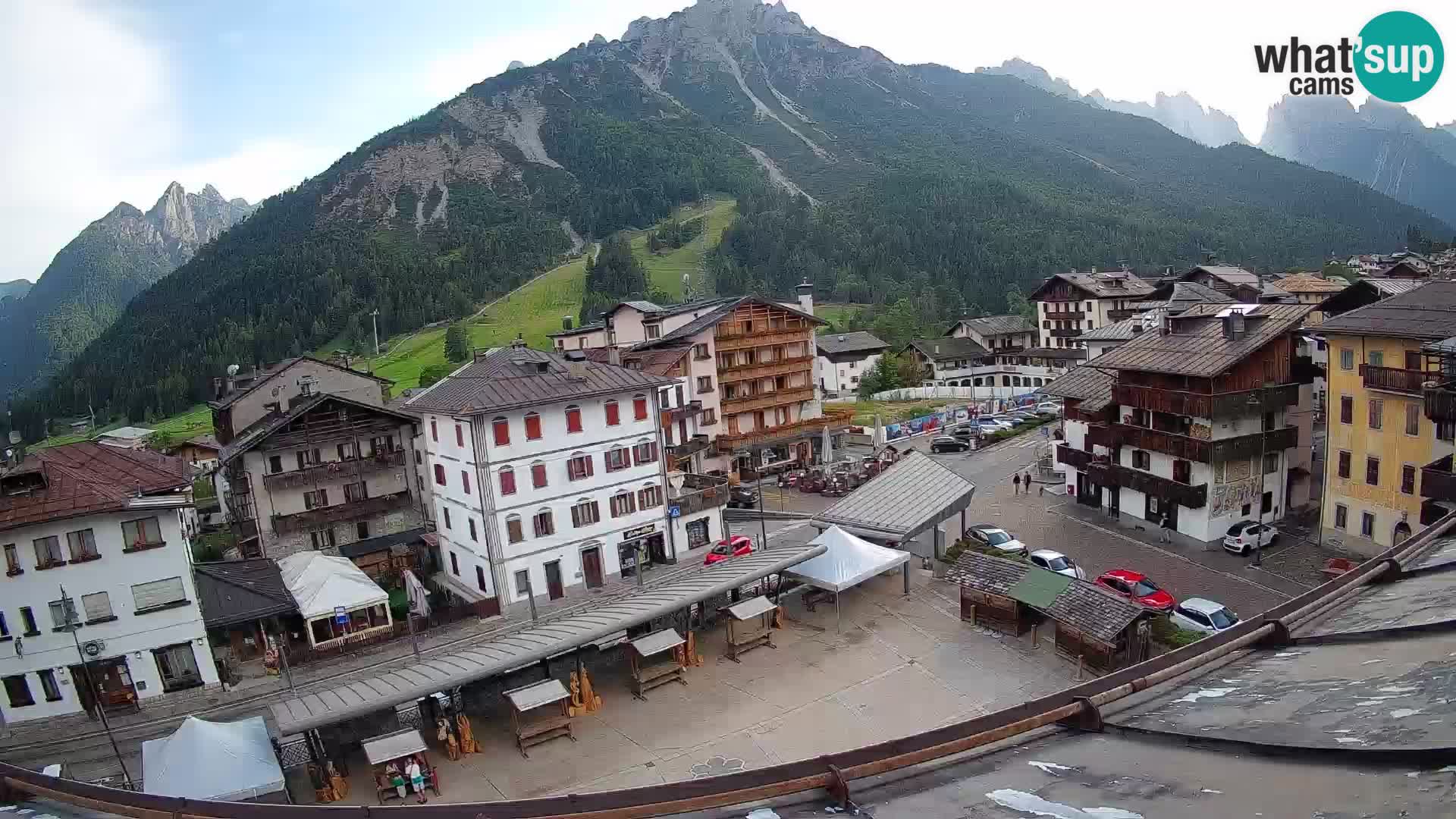 Piazza centrale di Forni di Sopra