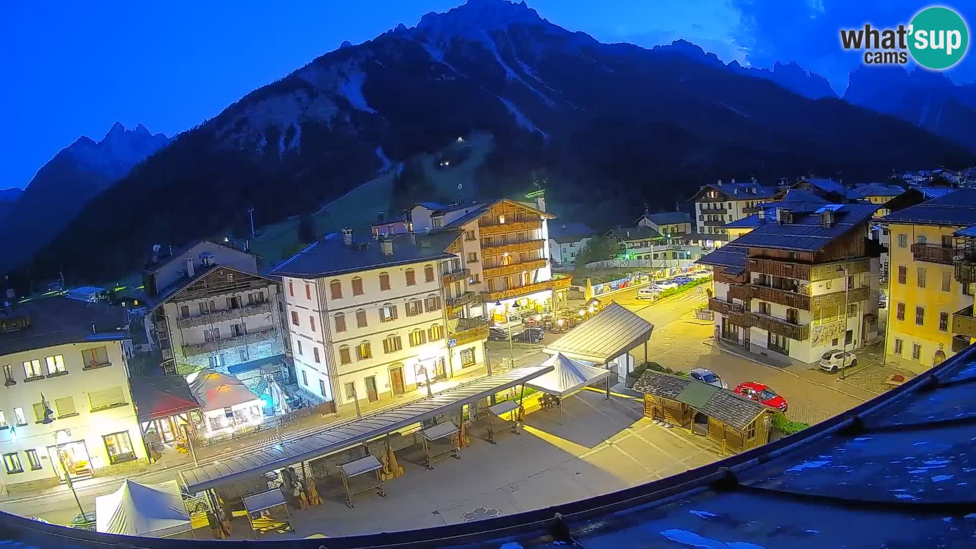 Piazza centrale di Forni di Sopra