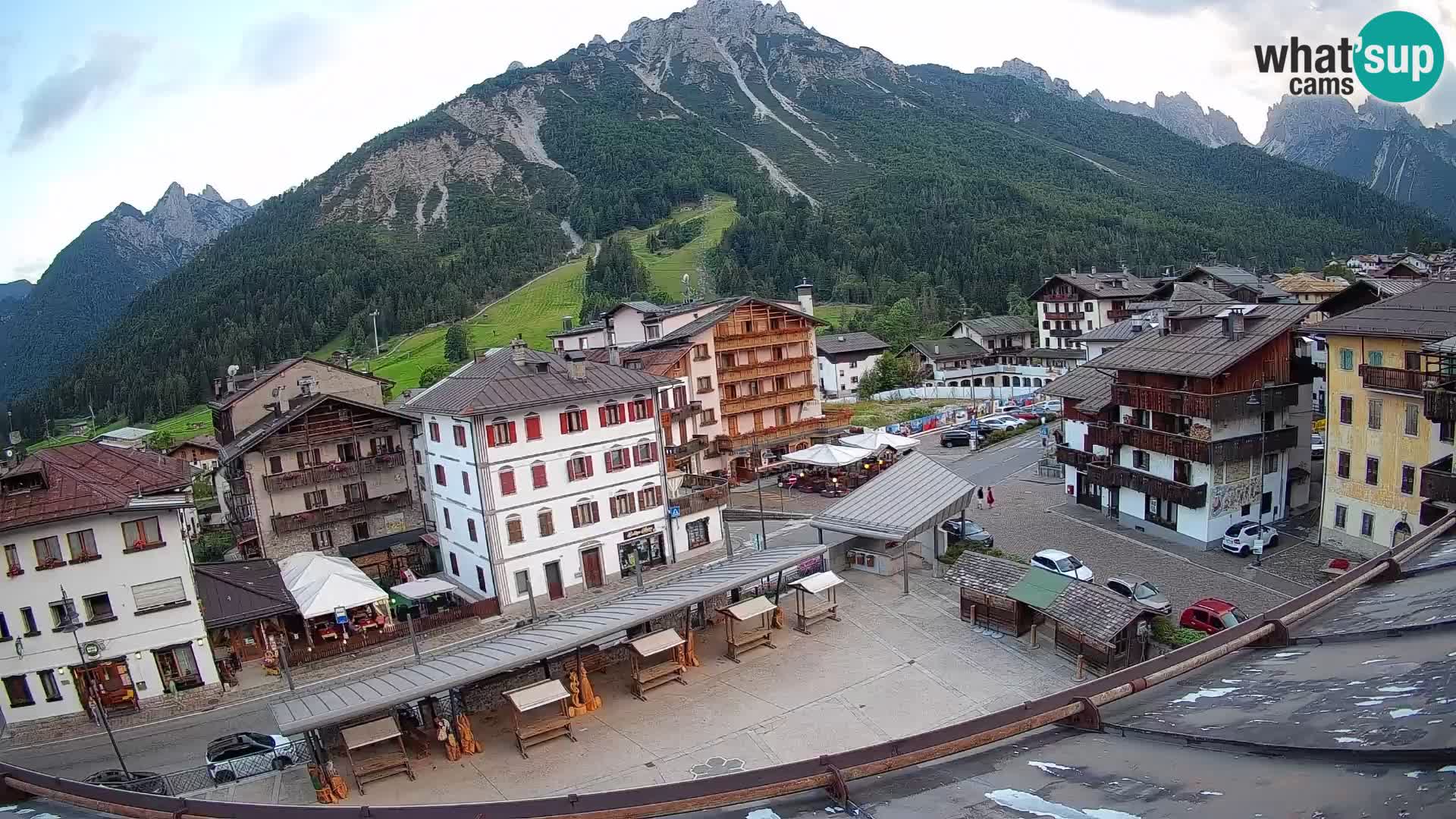 Piazza centrale di Forni di Sopra