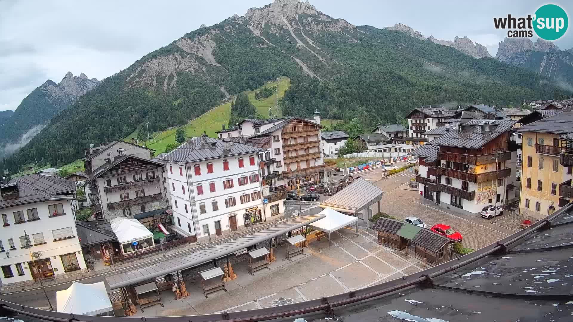 Piazza centrale di Forni di Sopra