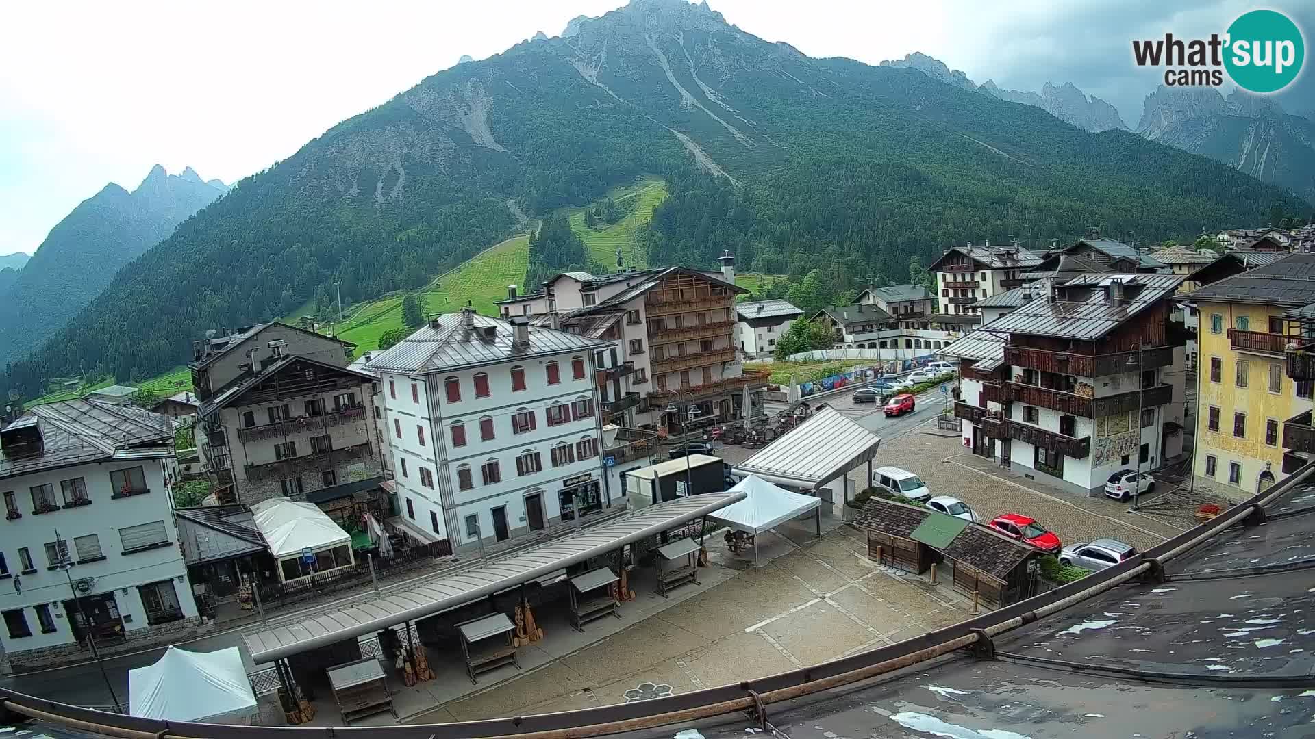Piazza centrale di Forni di Sopra
