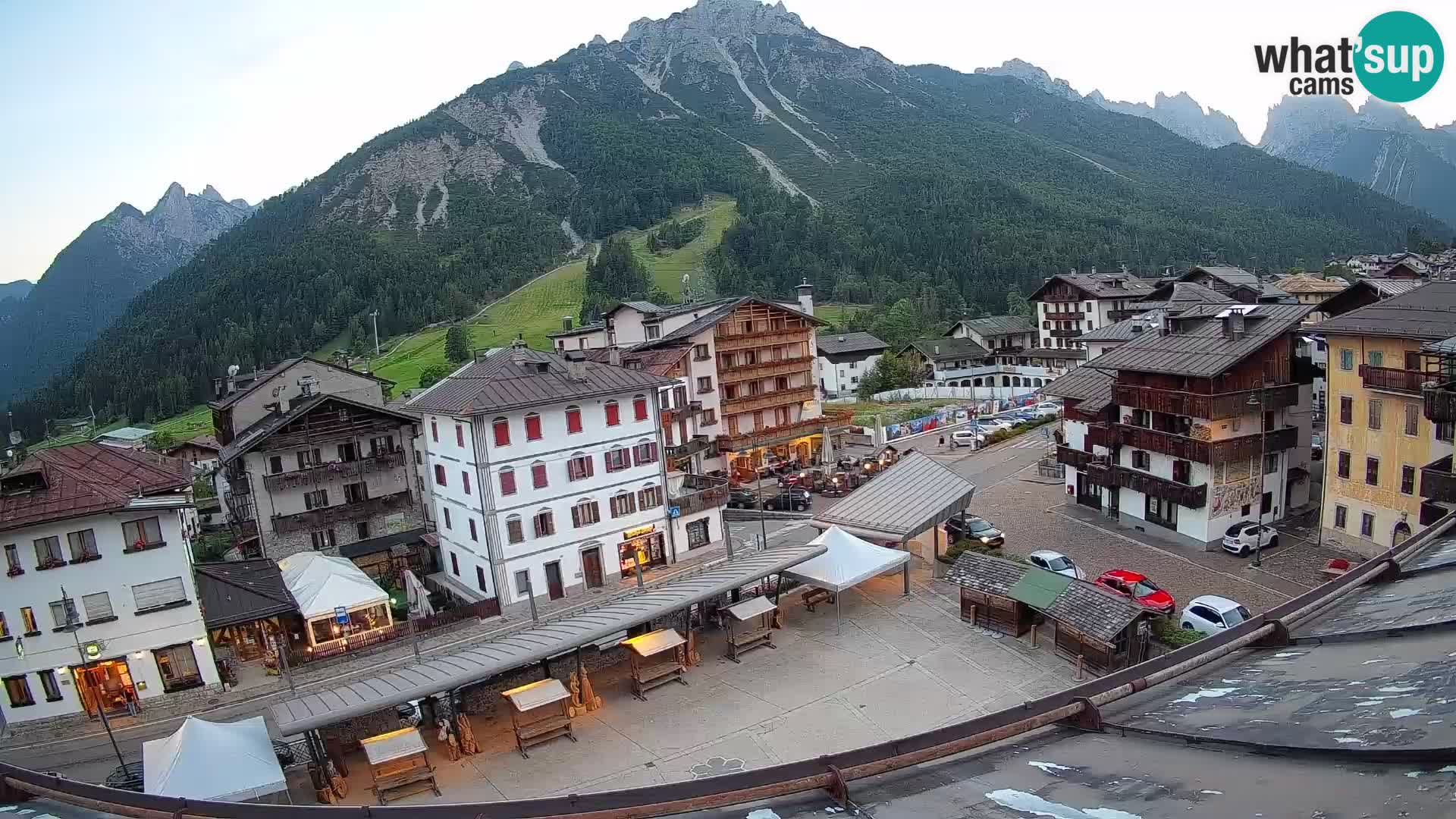 Plaza principal de Forni di Sopra