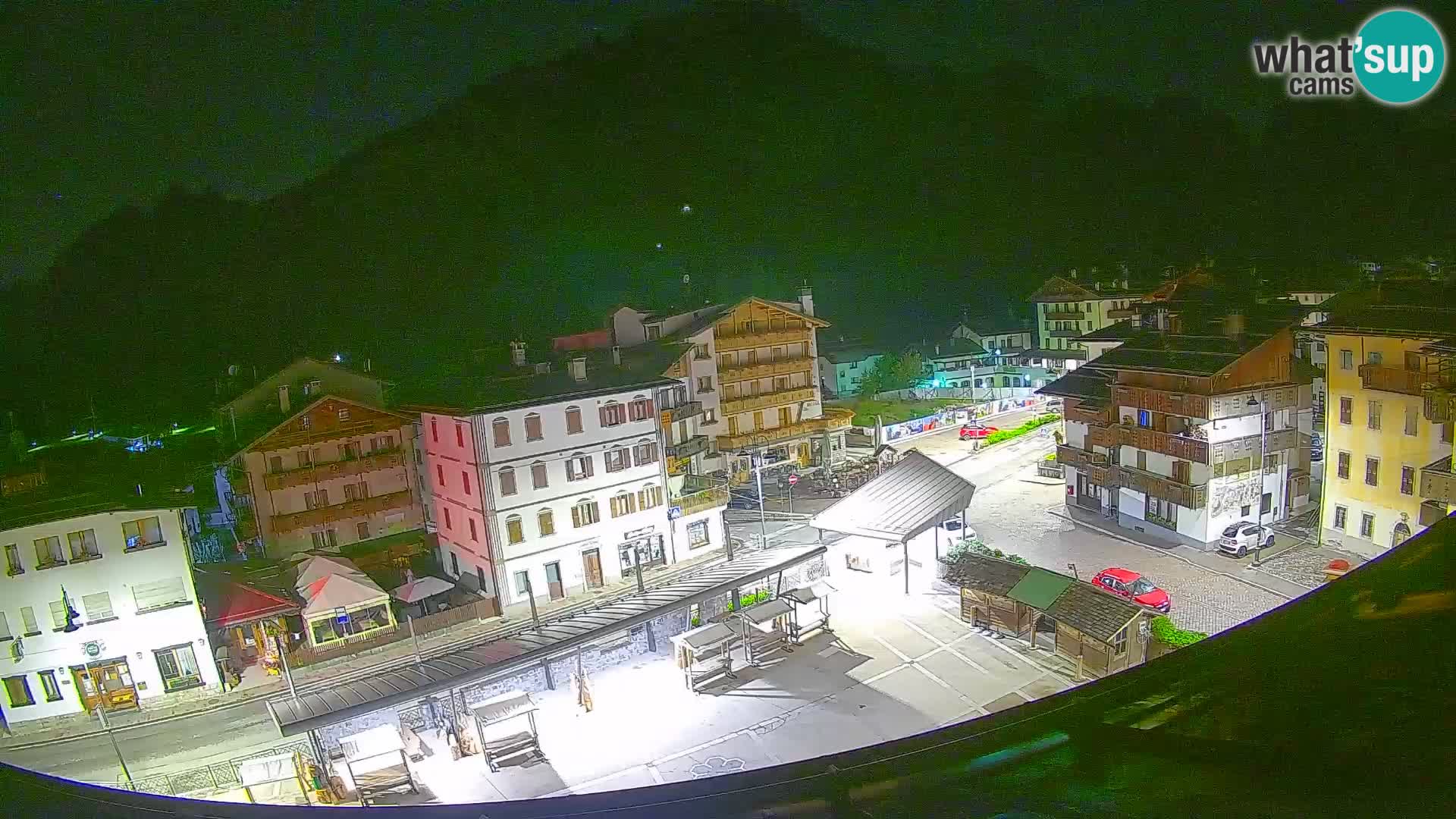 Plaza principal de Forni di Sopra