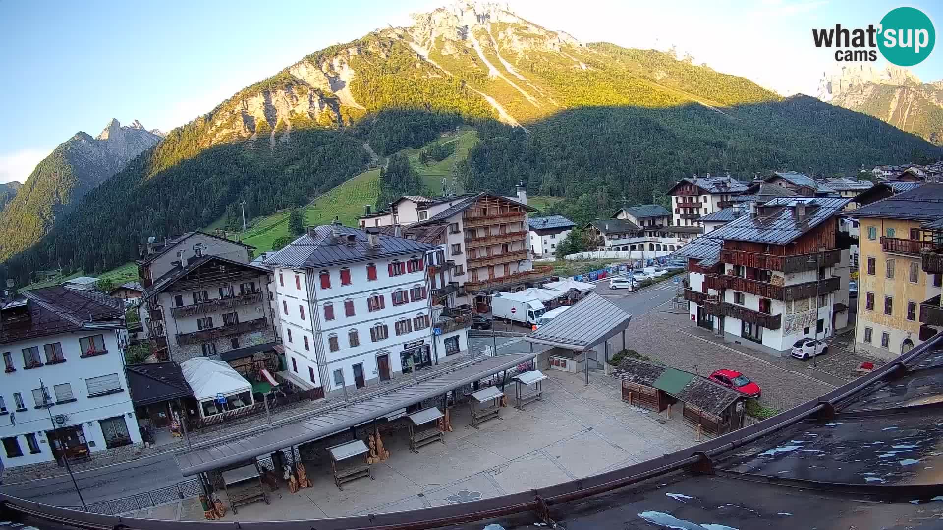 Piazza centrale di Forni di Sopra