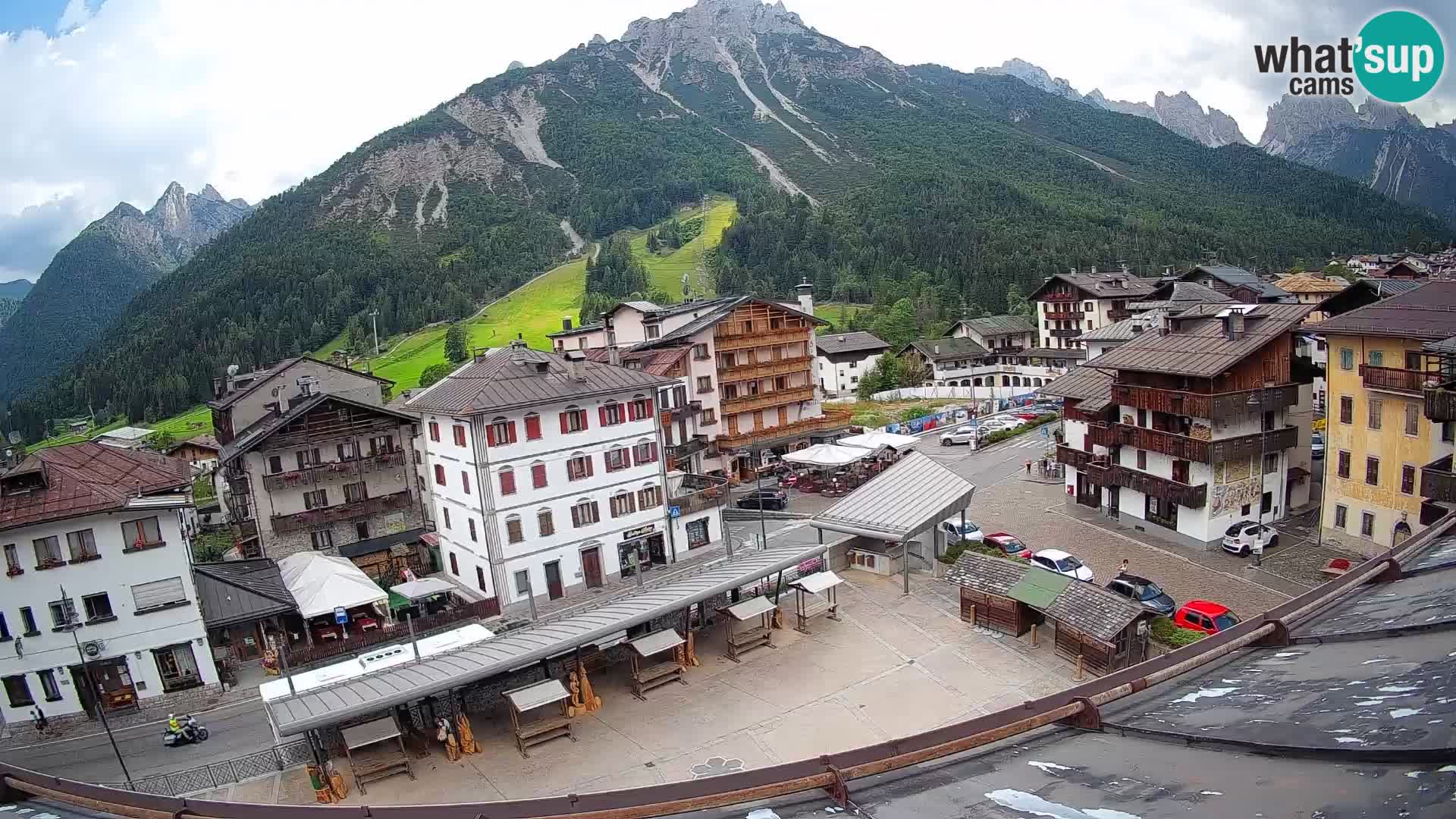 Hauptplatz von Forni di Sopra