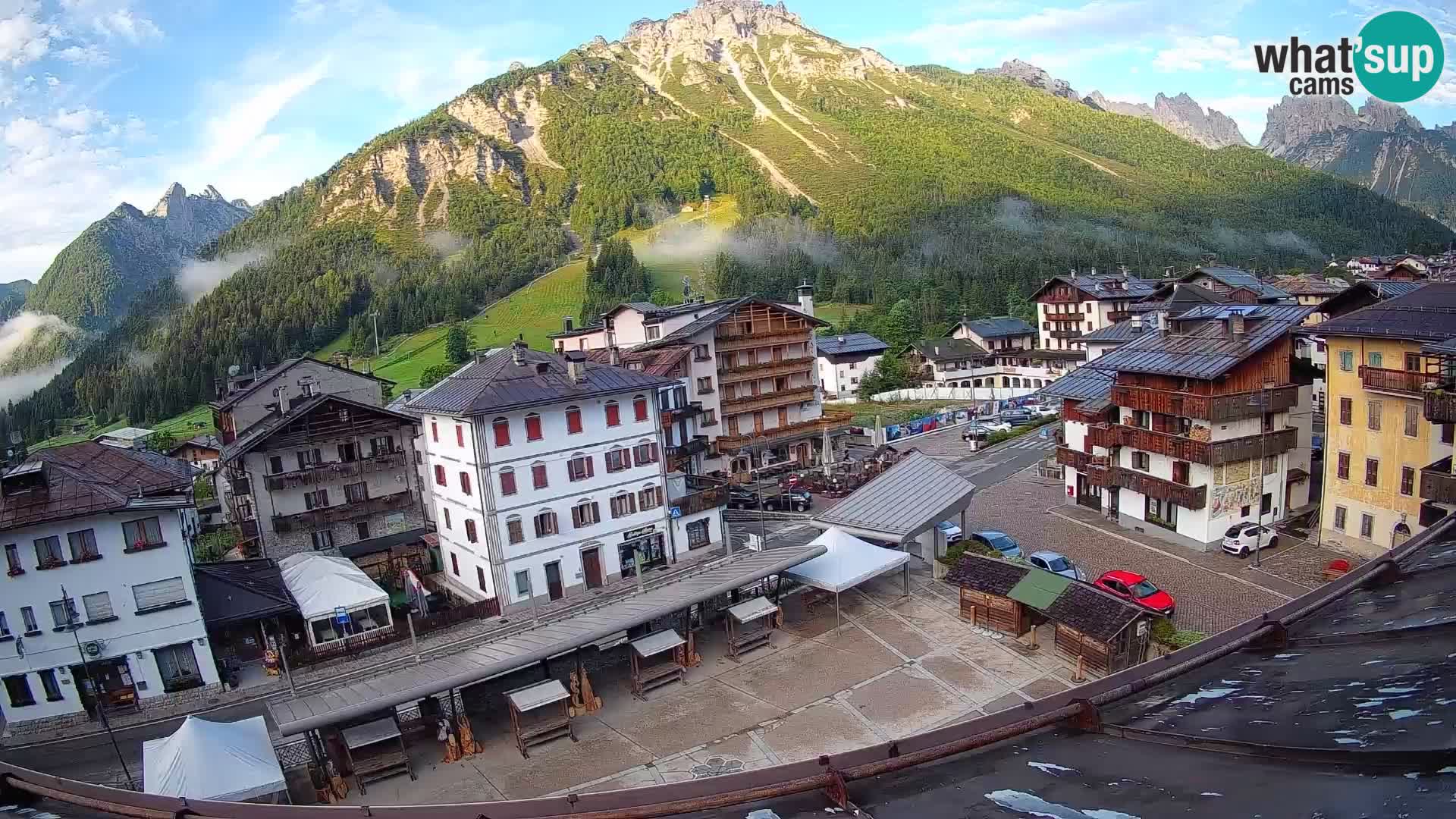 Plaza principal de Forni di Sopra