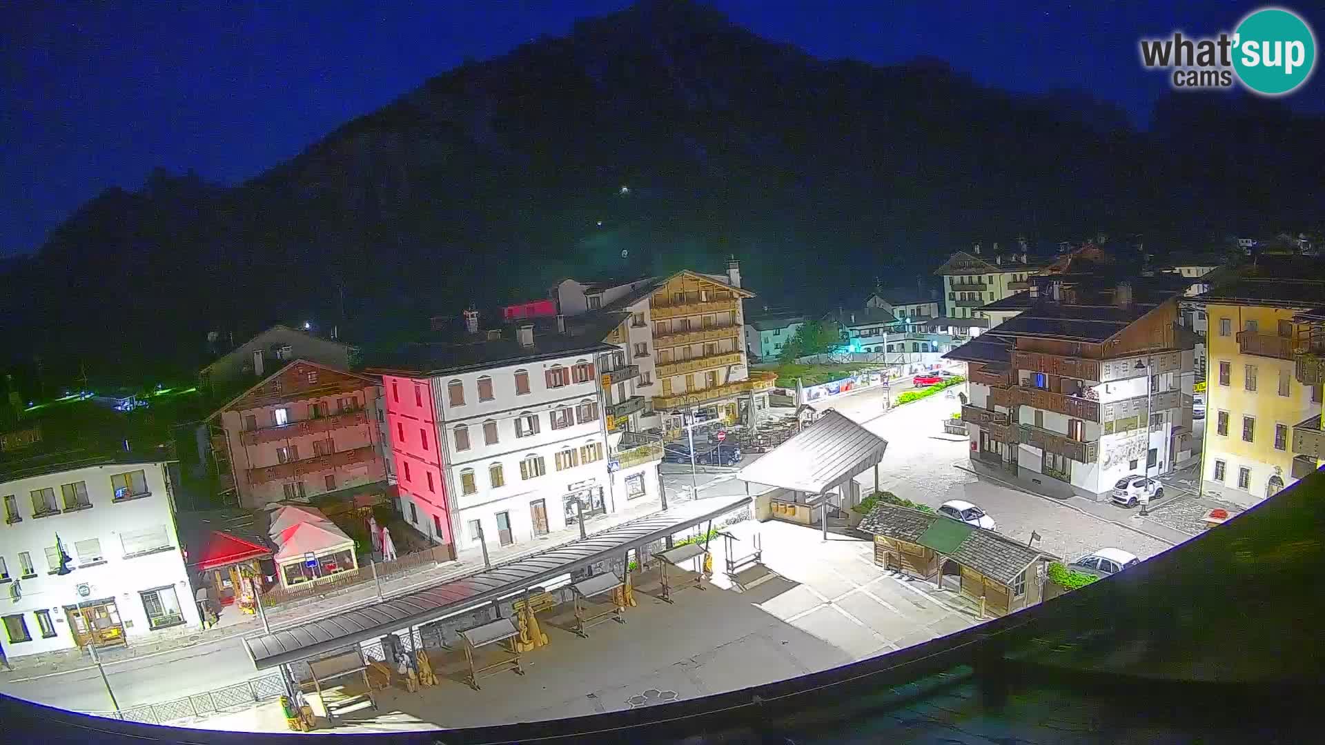Plaza principal de Forni di Sopra