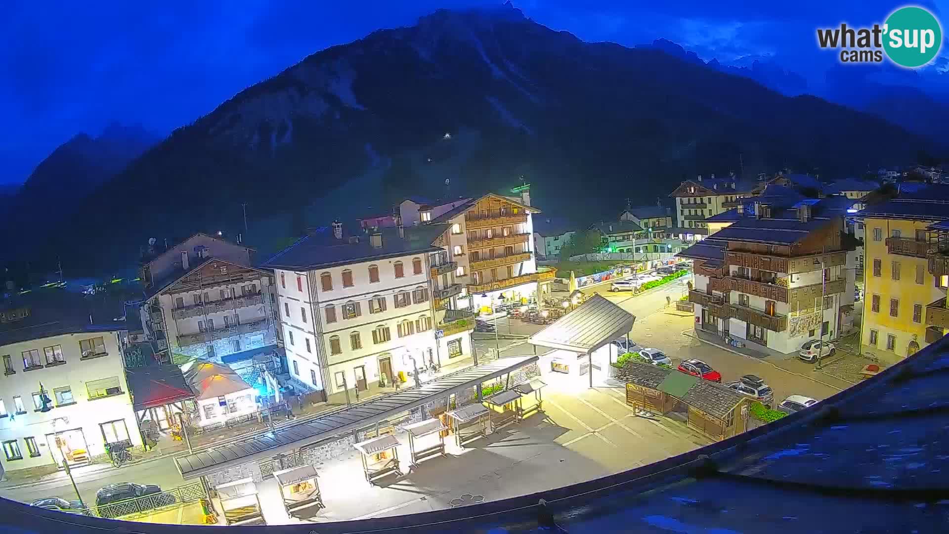 Piazza centrale di Forni di Sopra