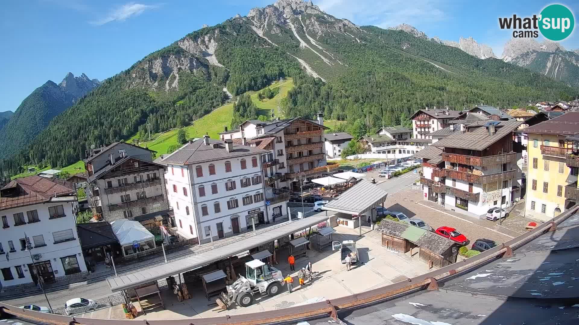 Plaza principal de Forni di Sopra