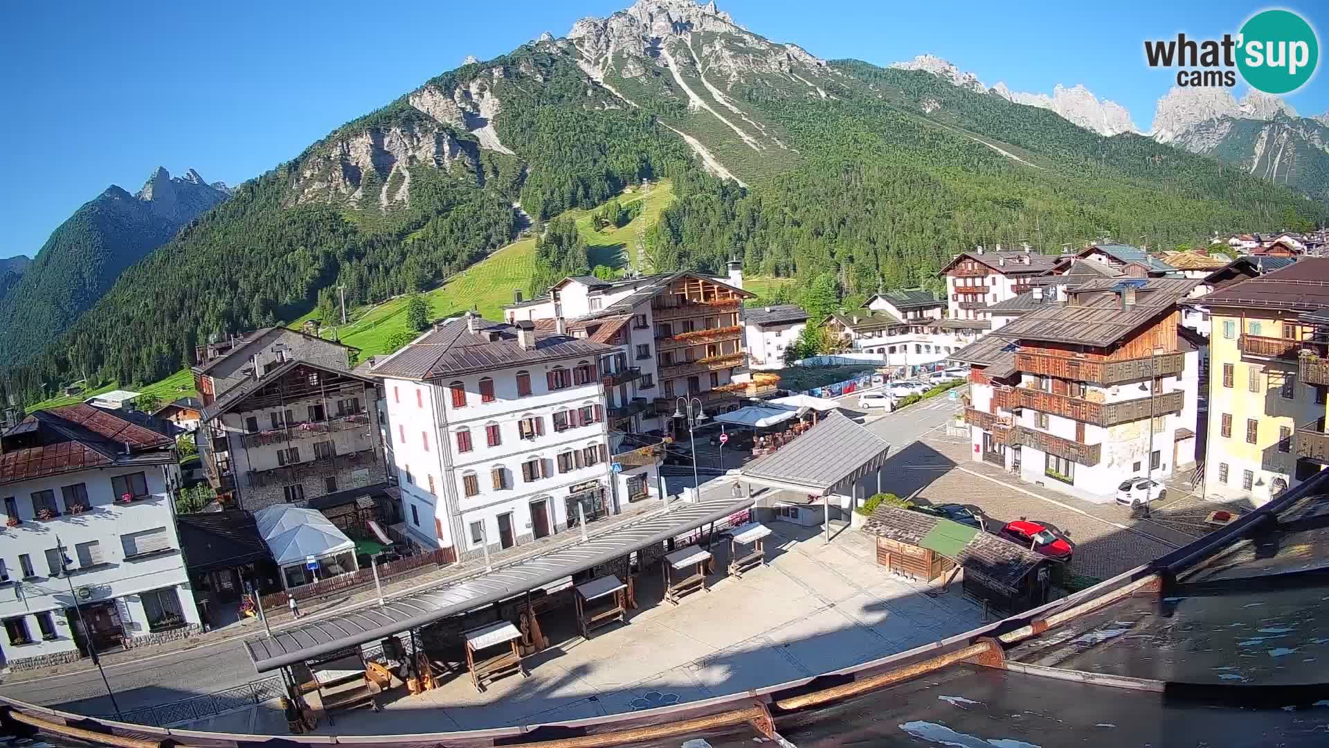 Piazza centrale di Forni di Sopra
