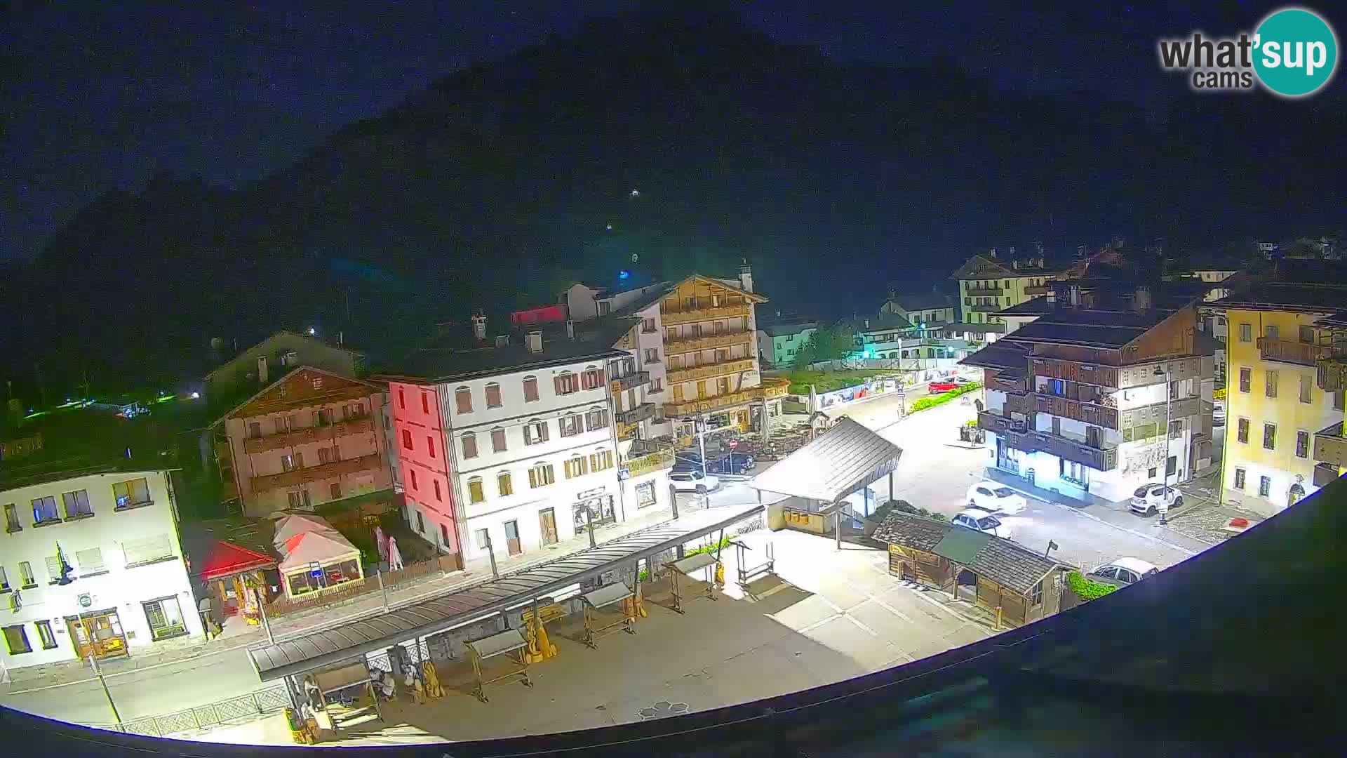 Piazza centrale di Forni di Sopra