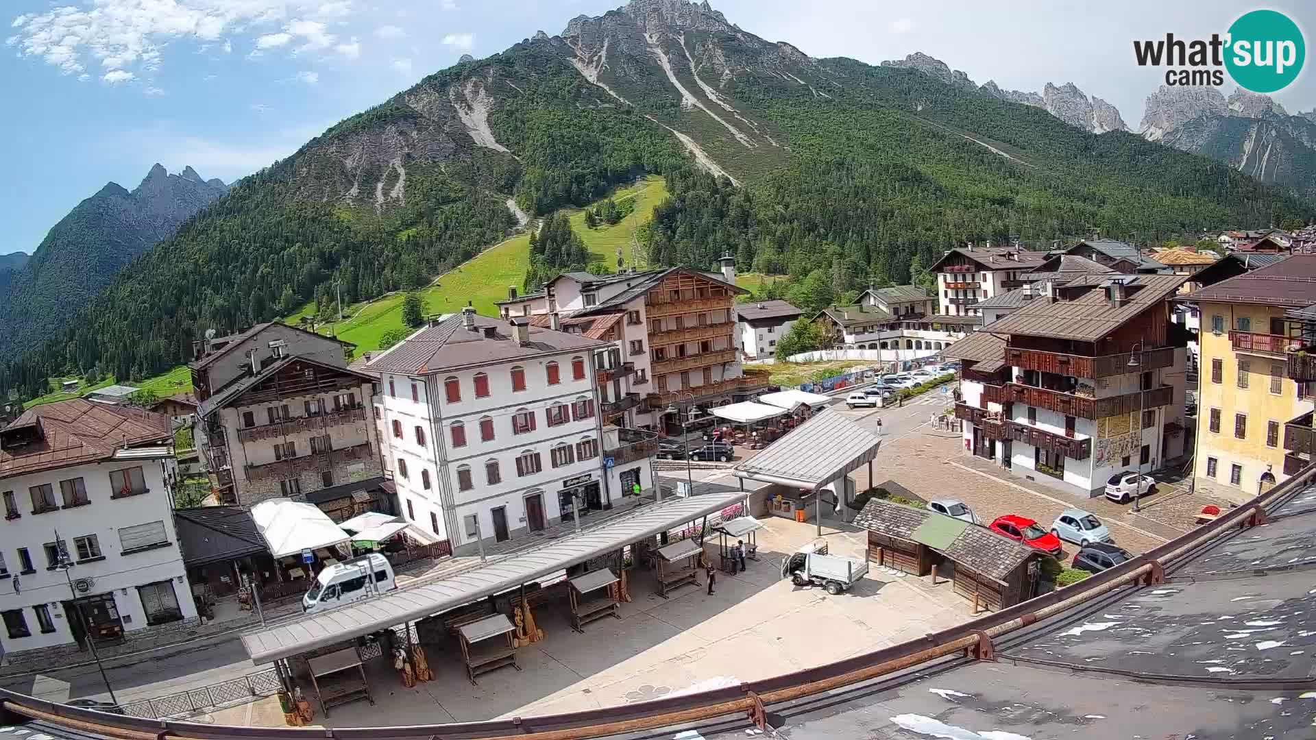 Hauptplatz von Forni di Sopra