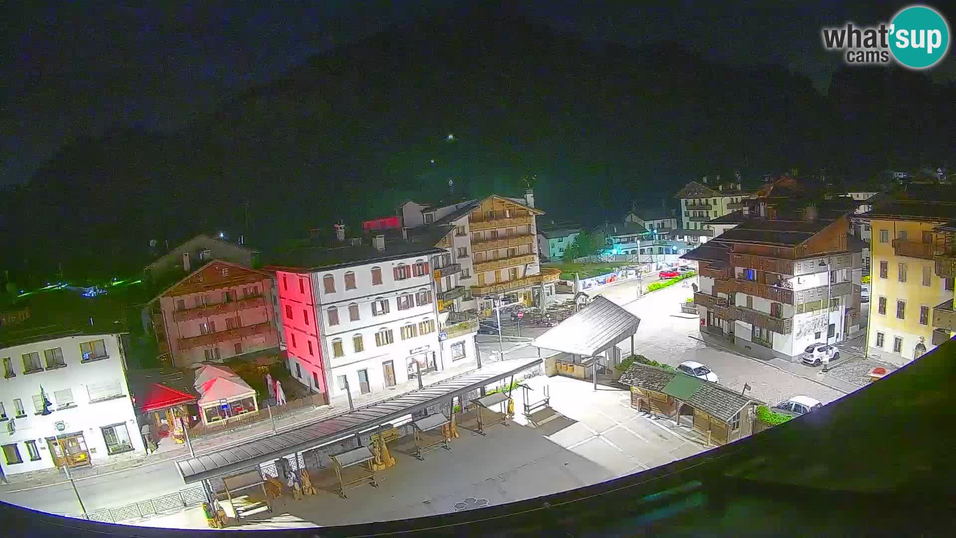 Plaza principal de Forni di Sopra