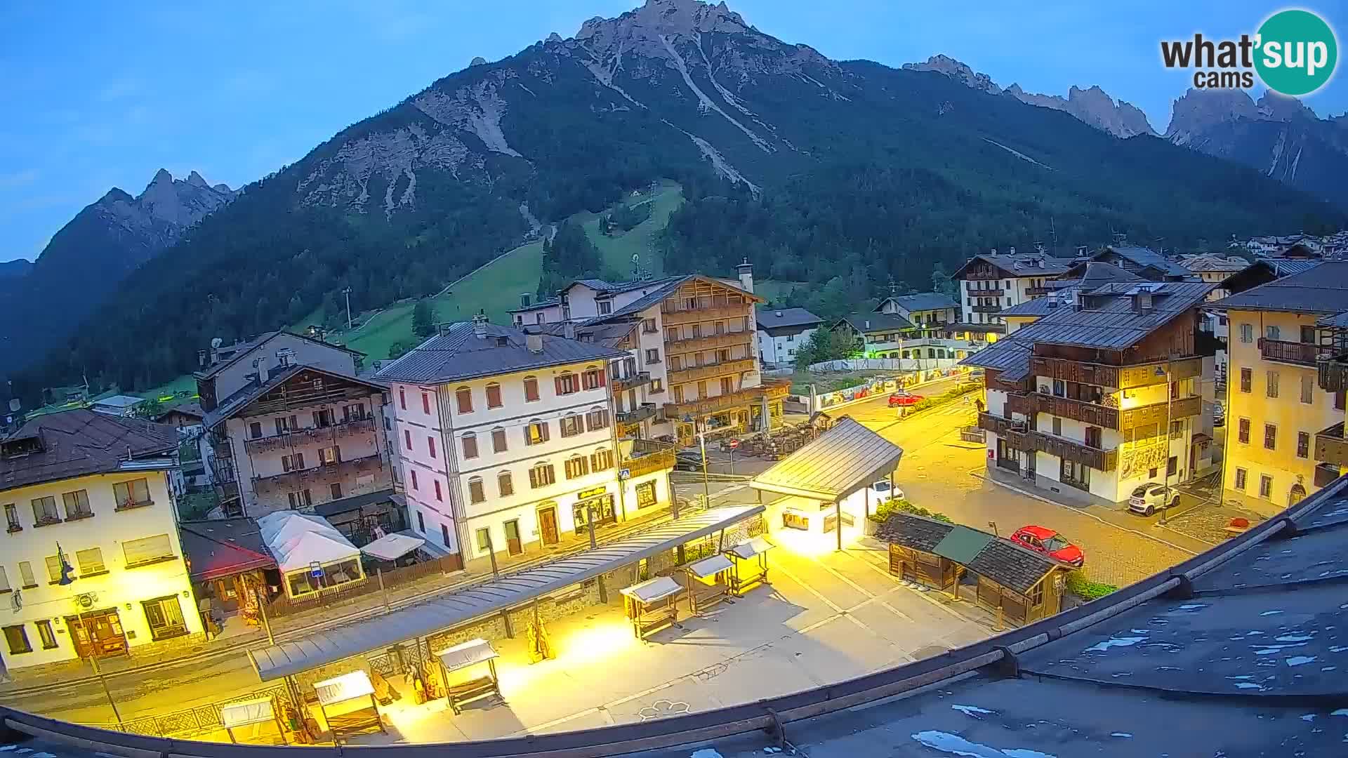 Plaza principal de Forni di Sopra