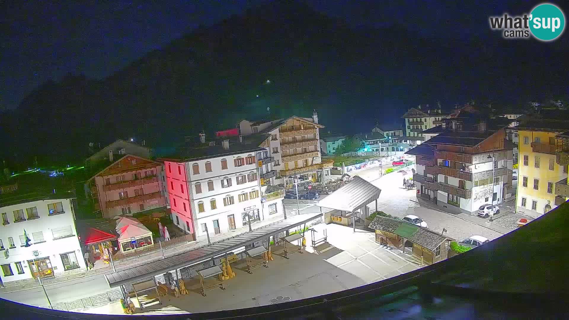 Piazza centrale di Forni di Sopra