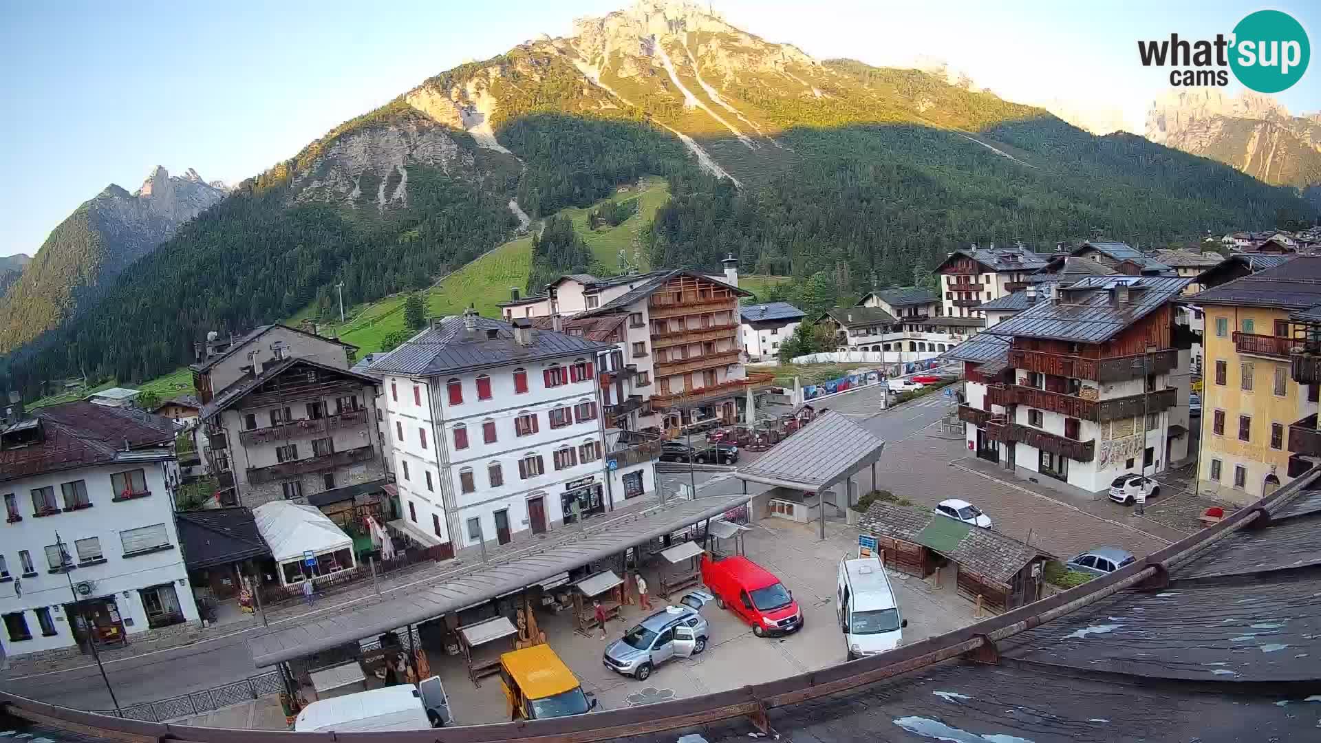 Piazza centrale di Forni di Sopra