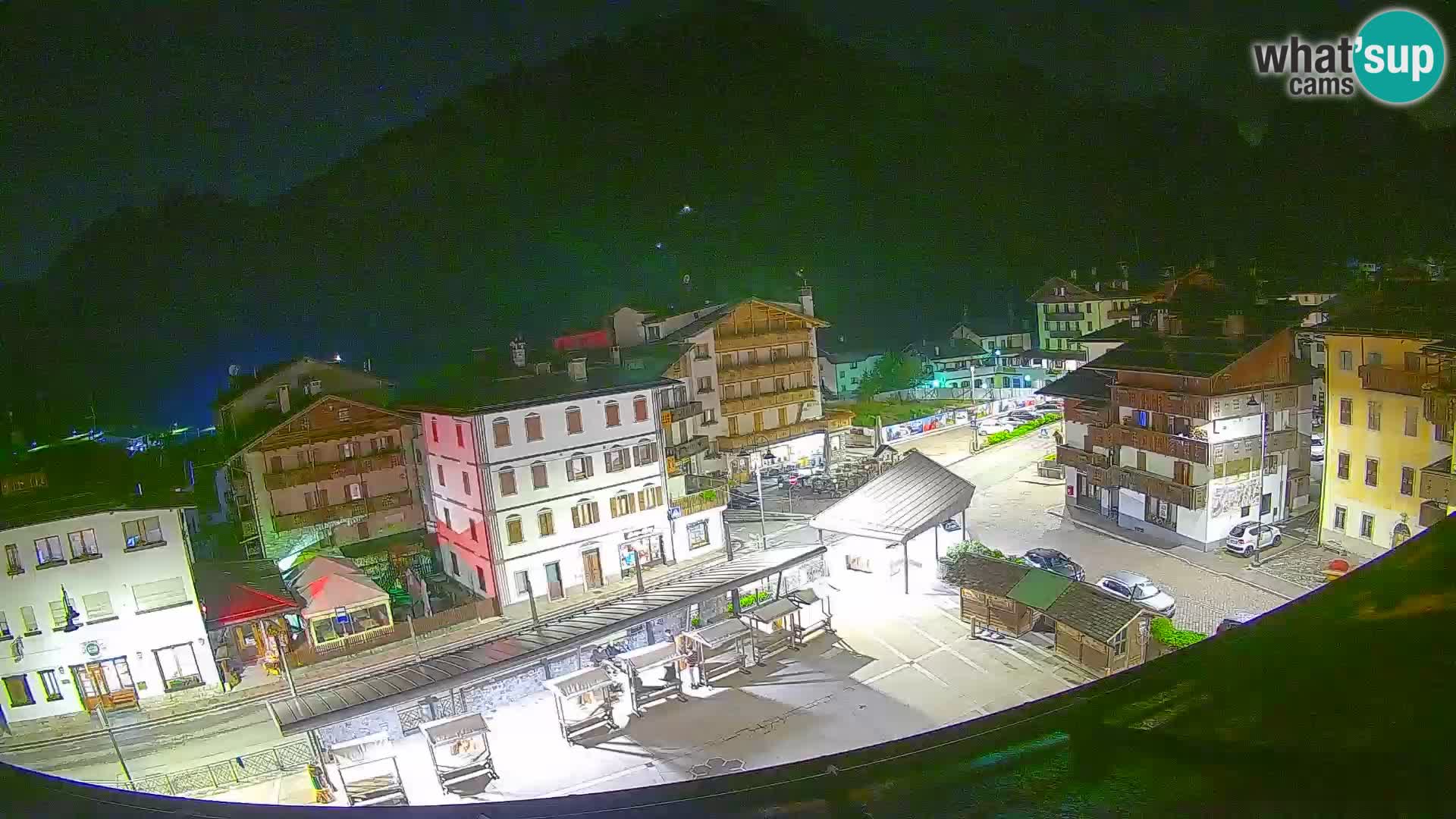 Plaza principal de Forni di Sopra