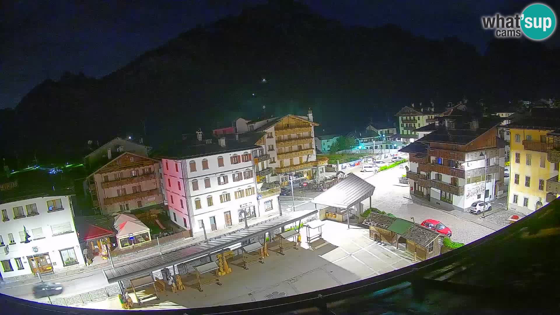 Piazza centrale di Forni di Sopra