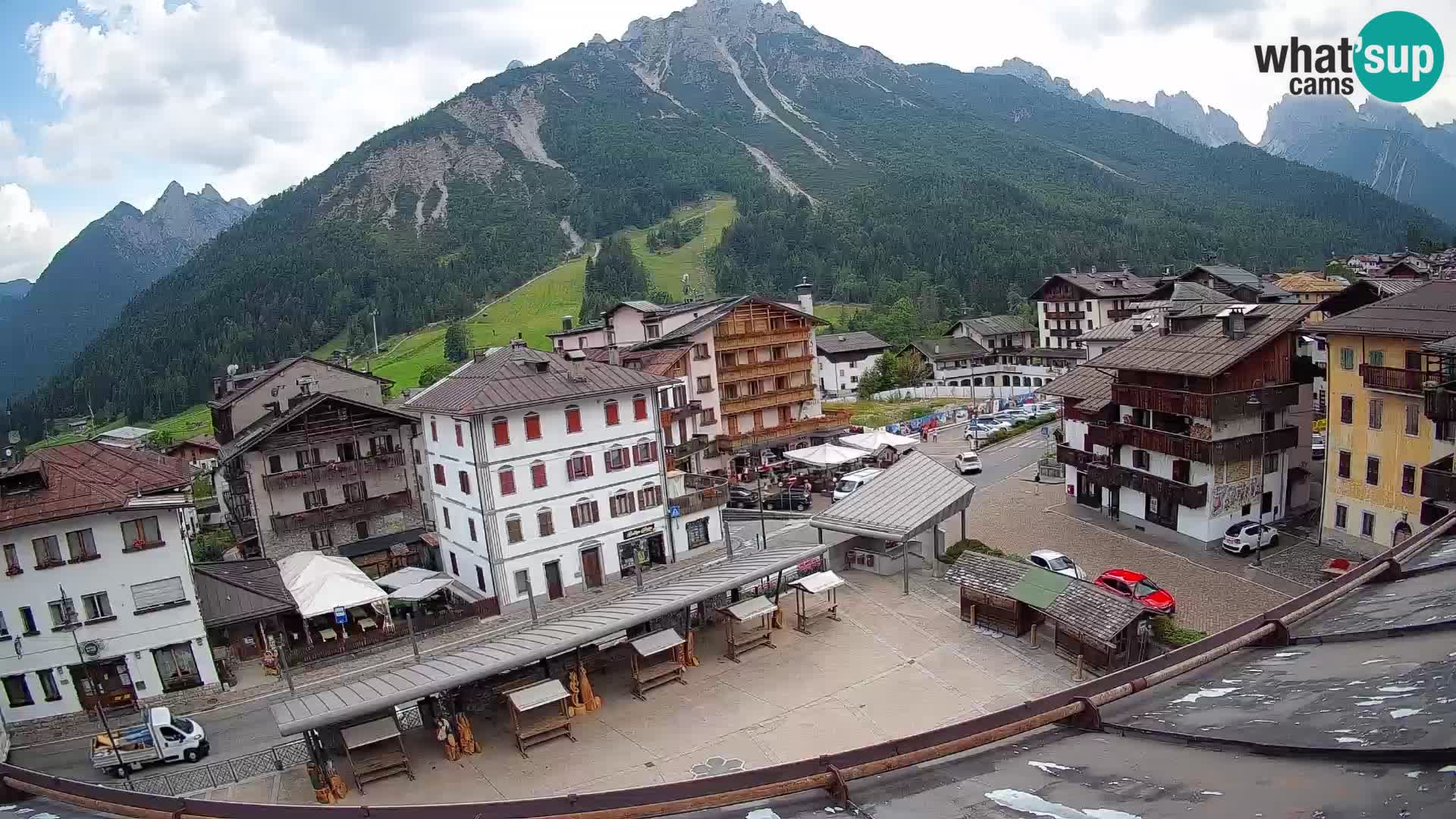 Plaza principal de Forni di Sopra
