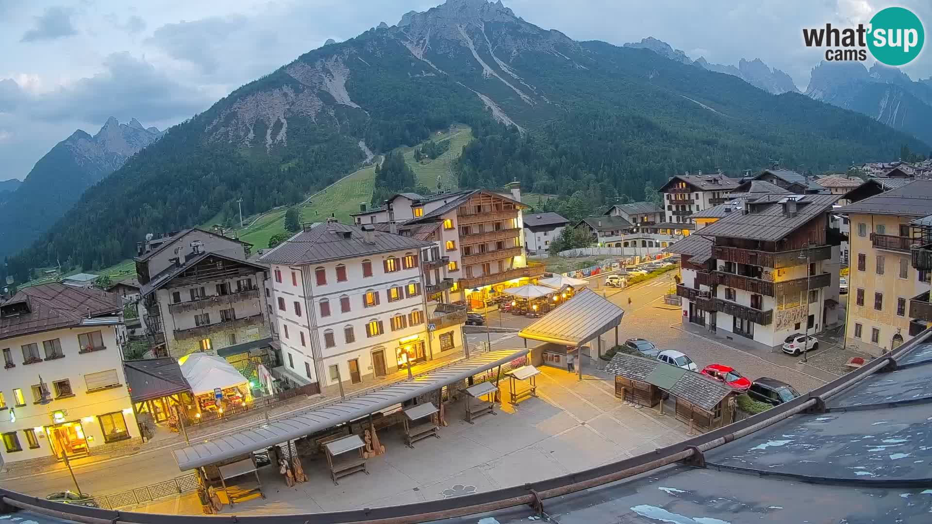 Piazza centrale di Forni di Sopra