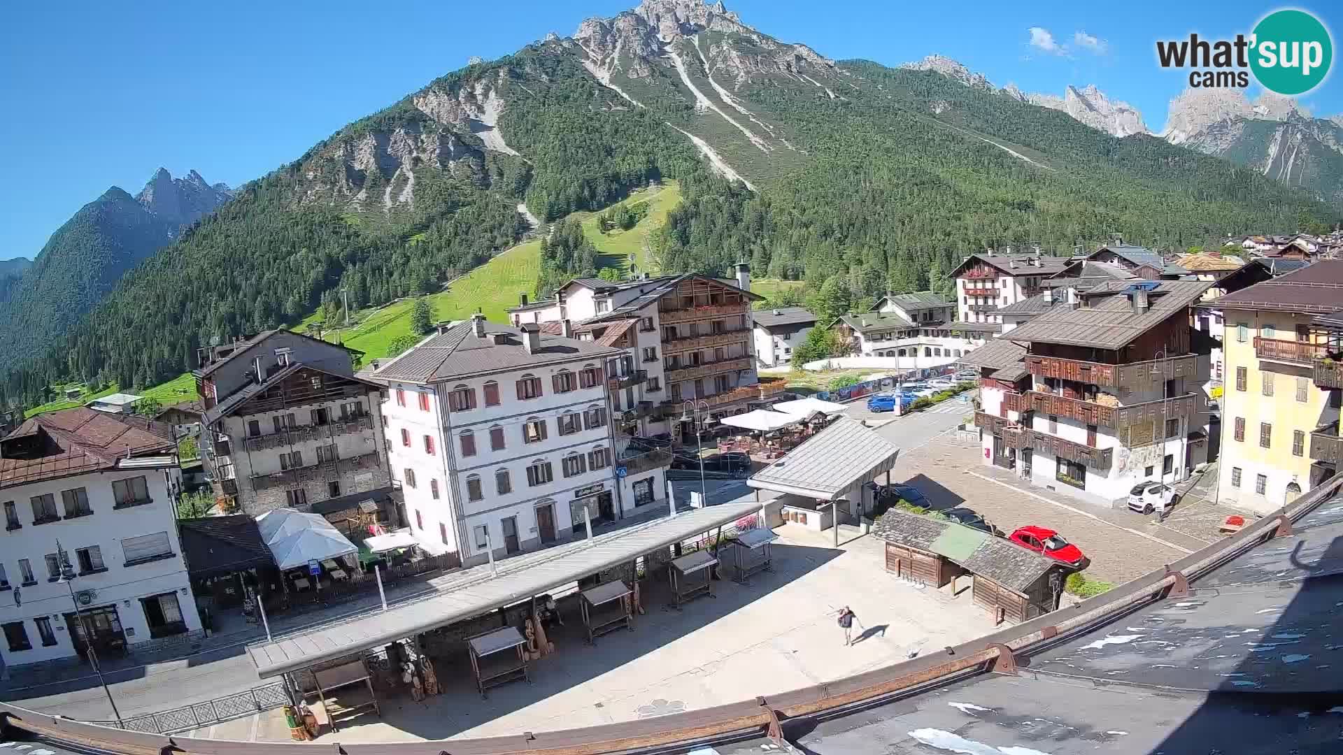 Plaza principal de Forni di Sopra