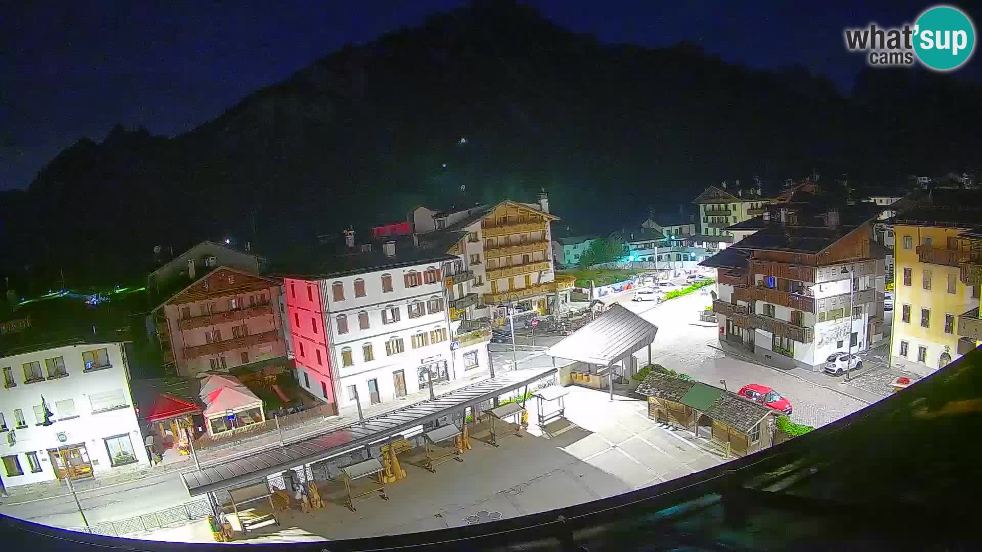 Piazza centrale di Forni di Sopra