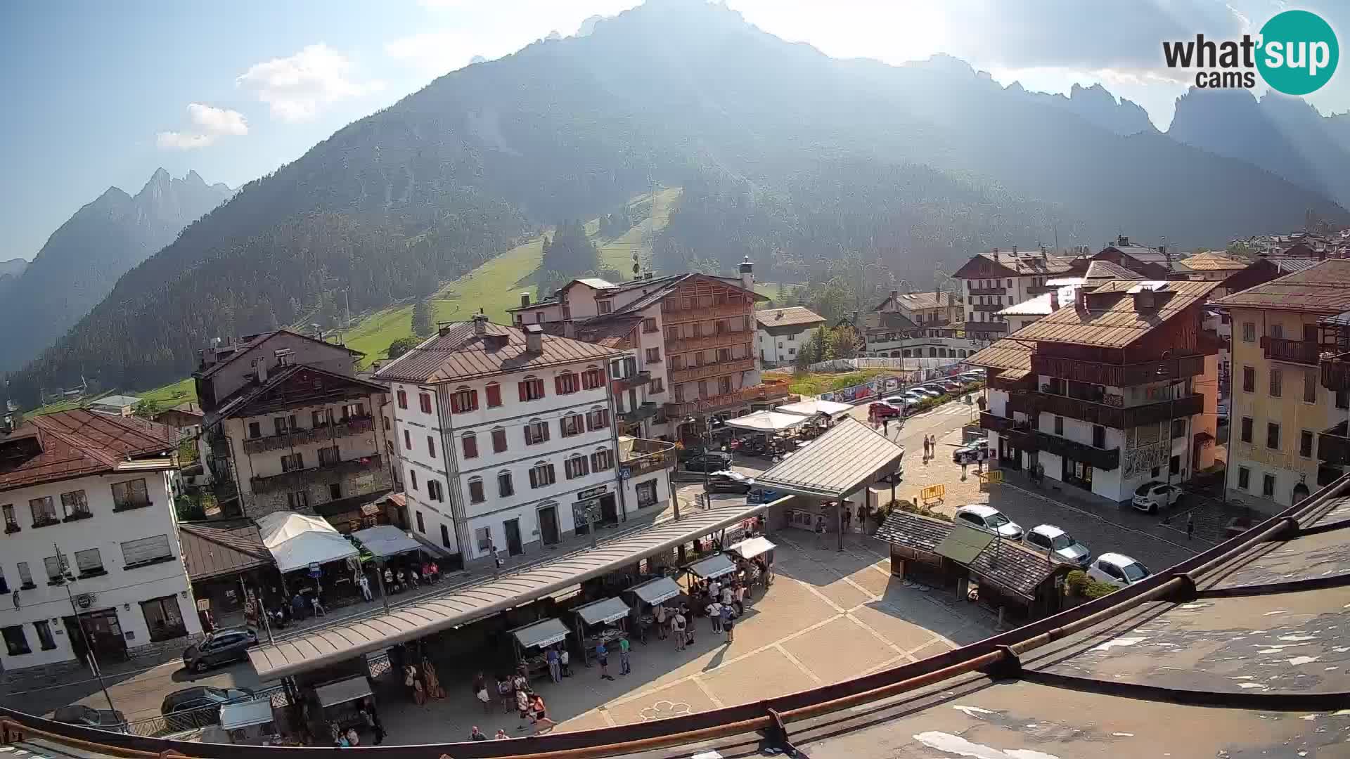 Piazza centrale di Forni di Sopra