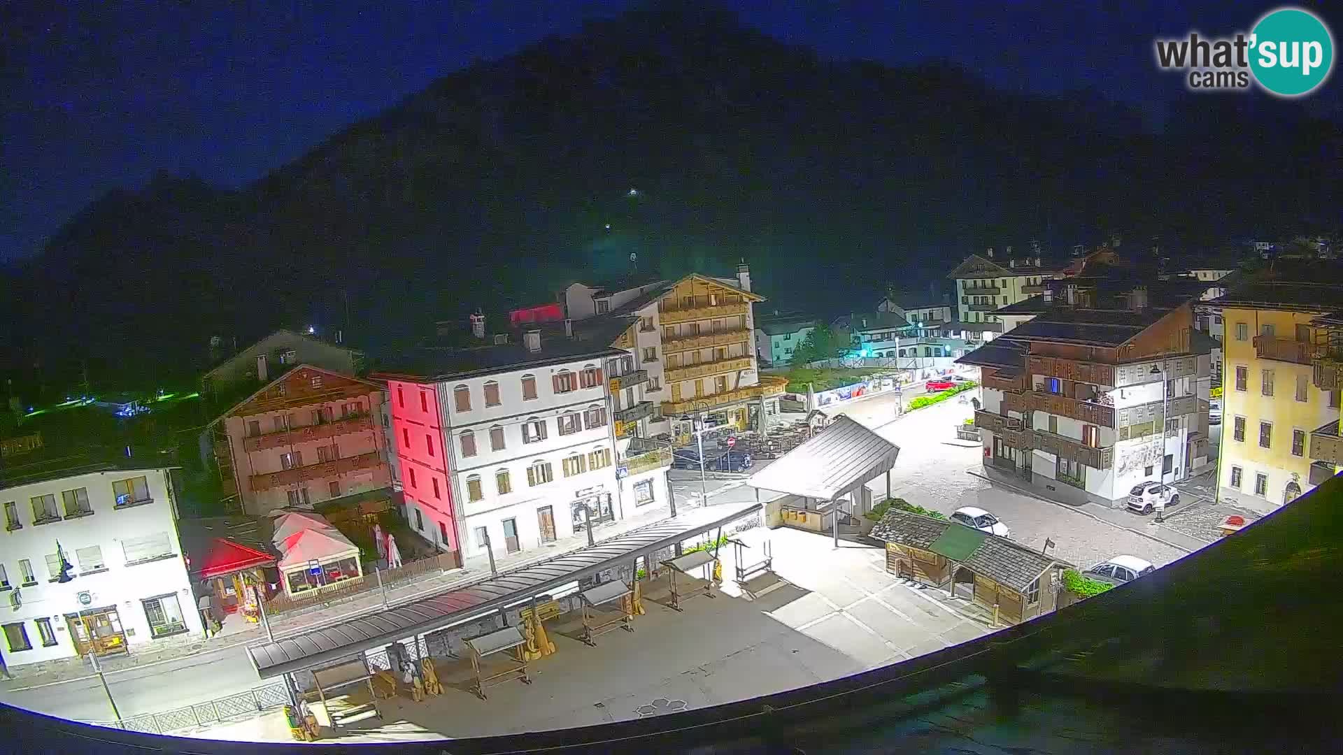 Piazza centrale di Forni di Sopra