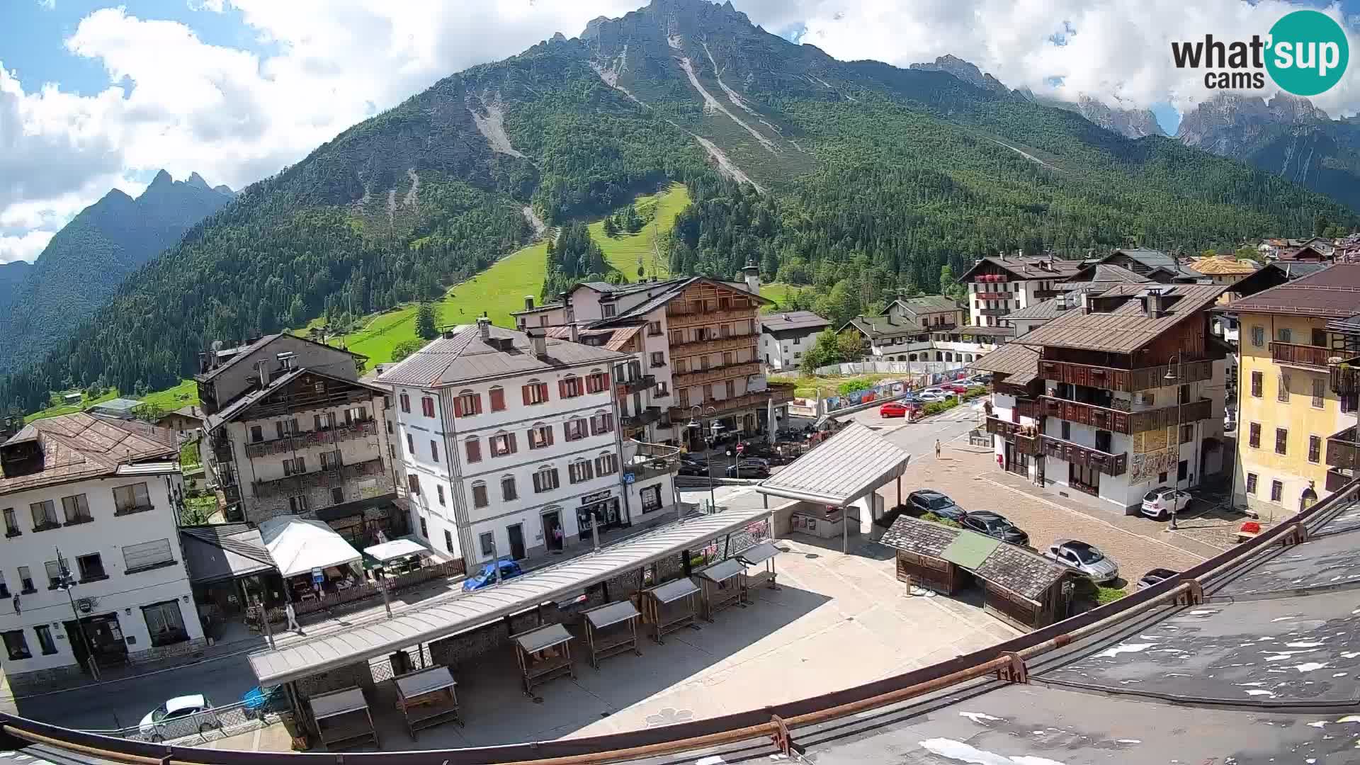 Hauptplatz von Forni di Sopra