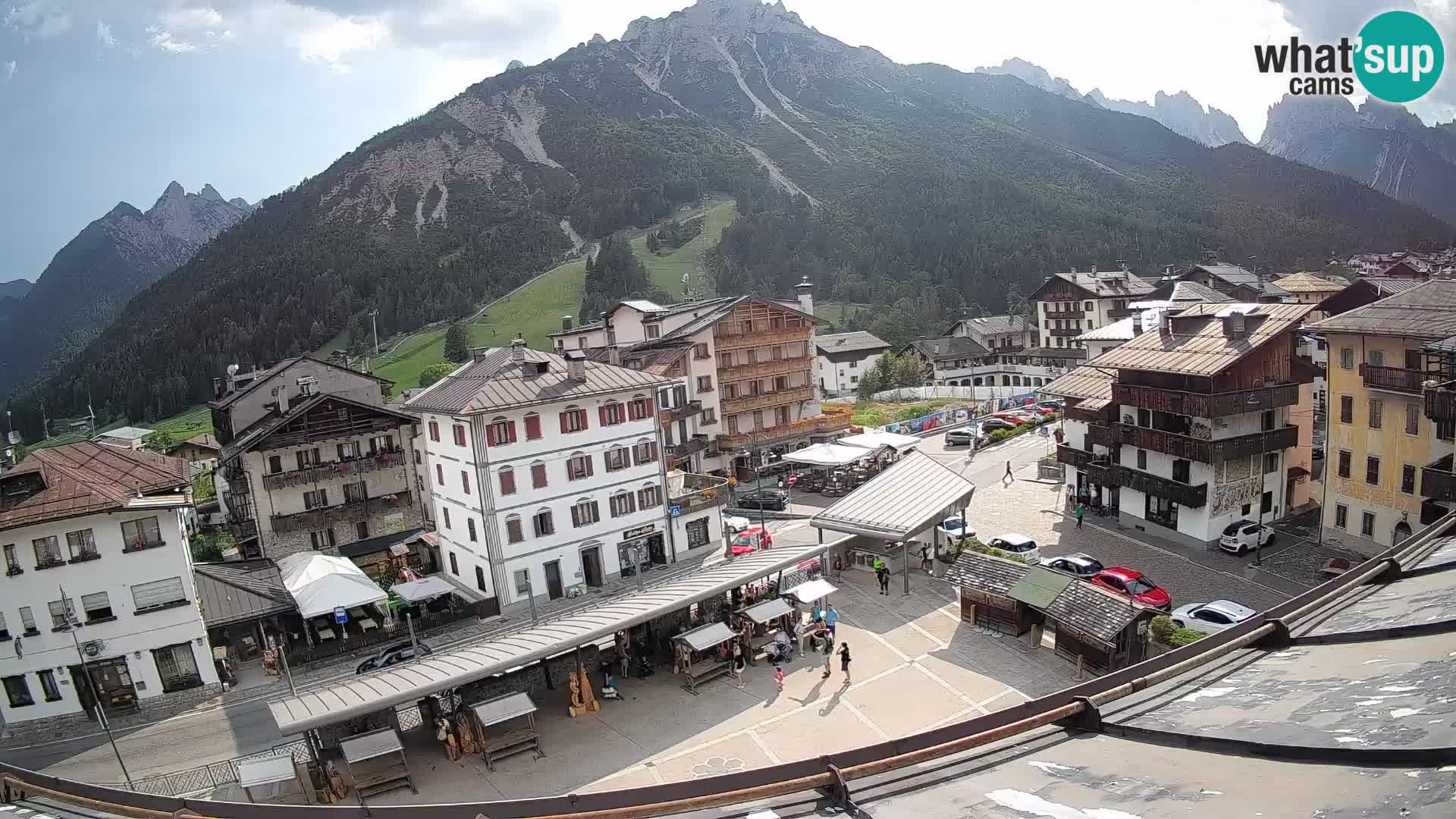 Plaza principal de Forni di Sopra
