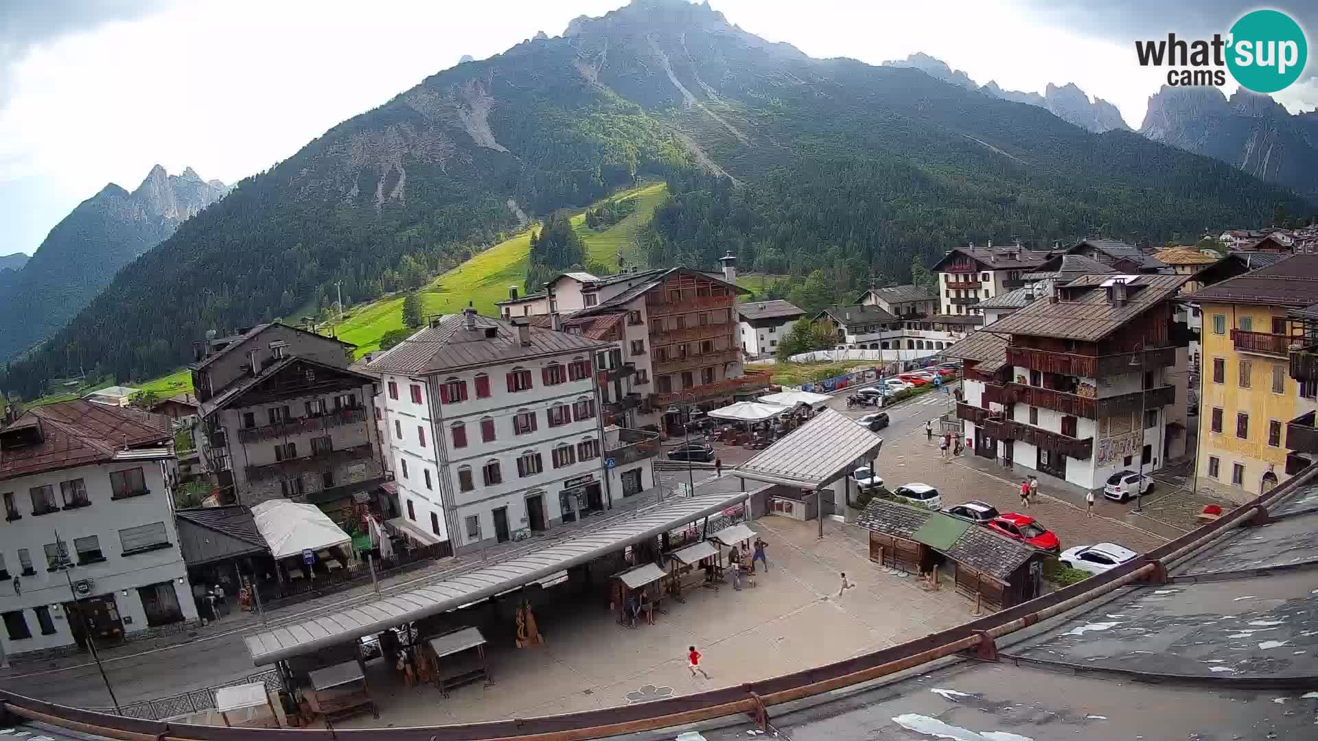 Piazza centrale di Forni di Sopra