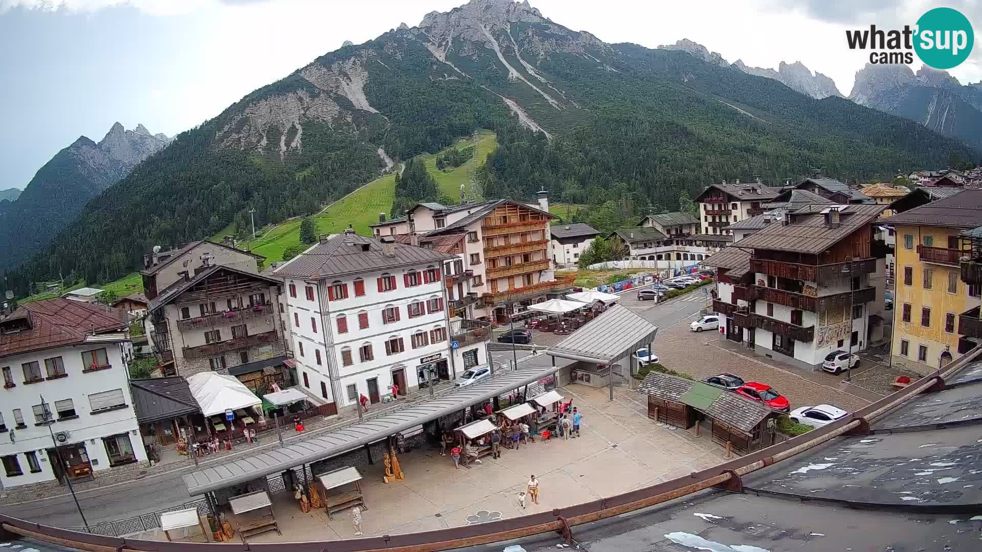 Hauptplatz von Forni di Sopra