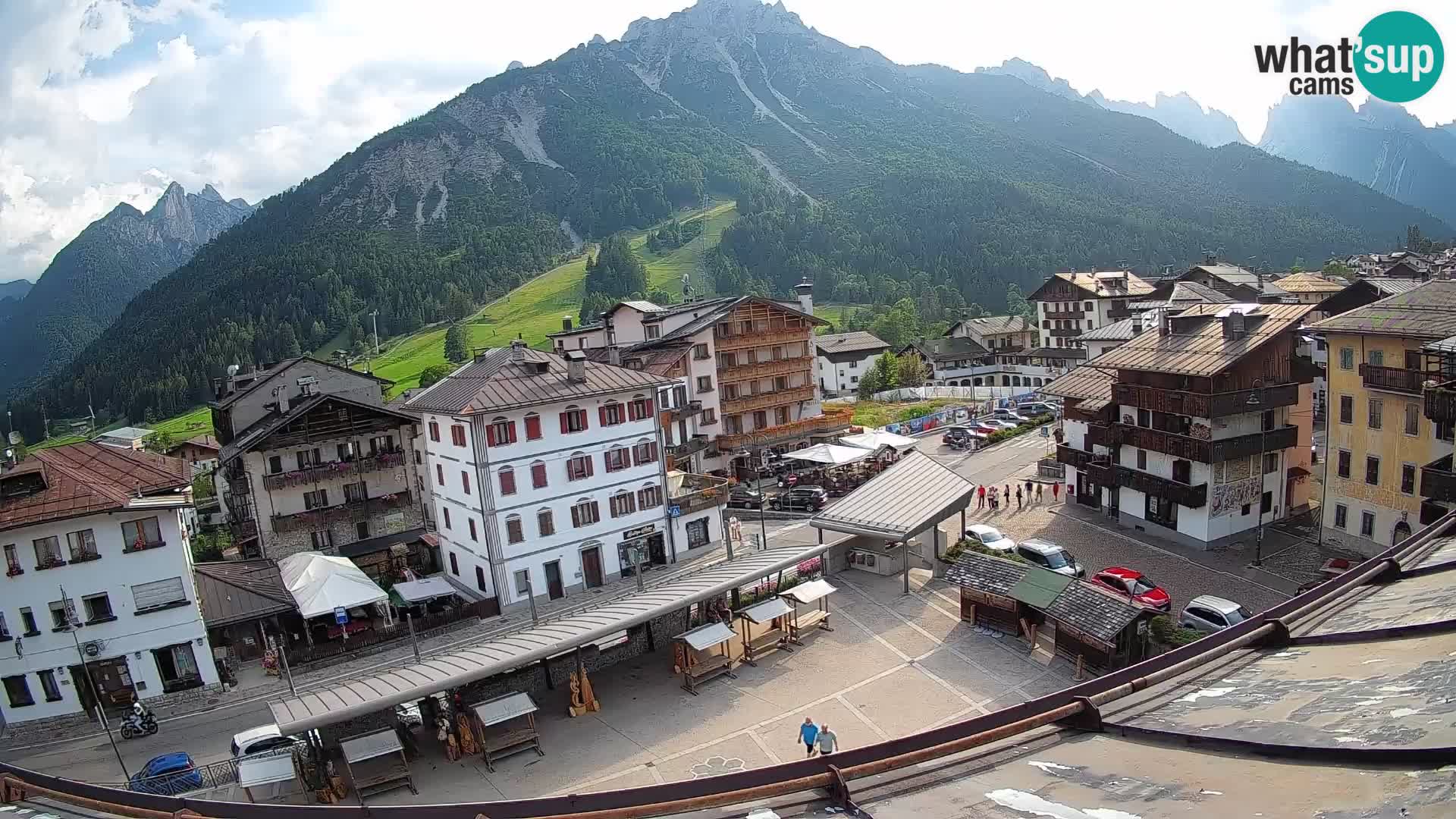 Piazza centrale di Forni di Sopra