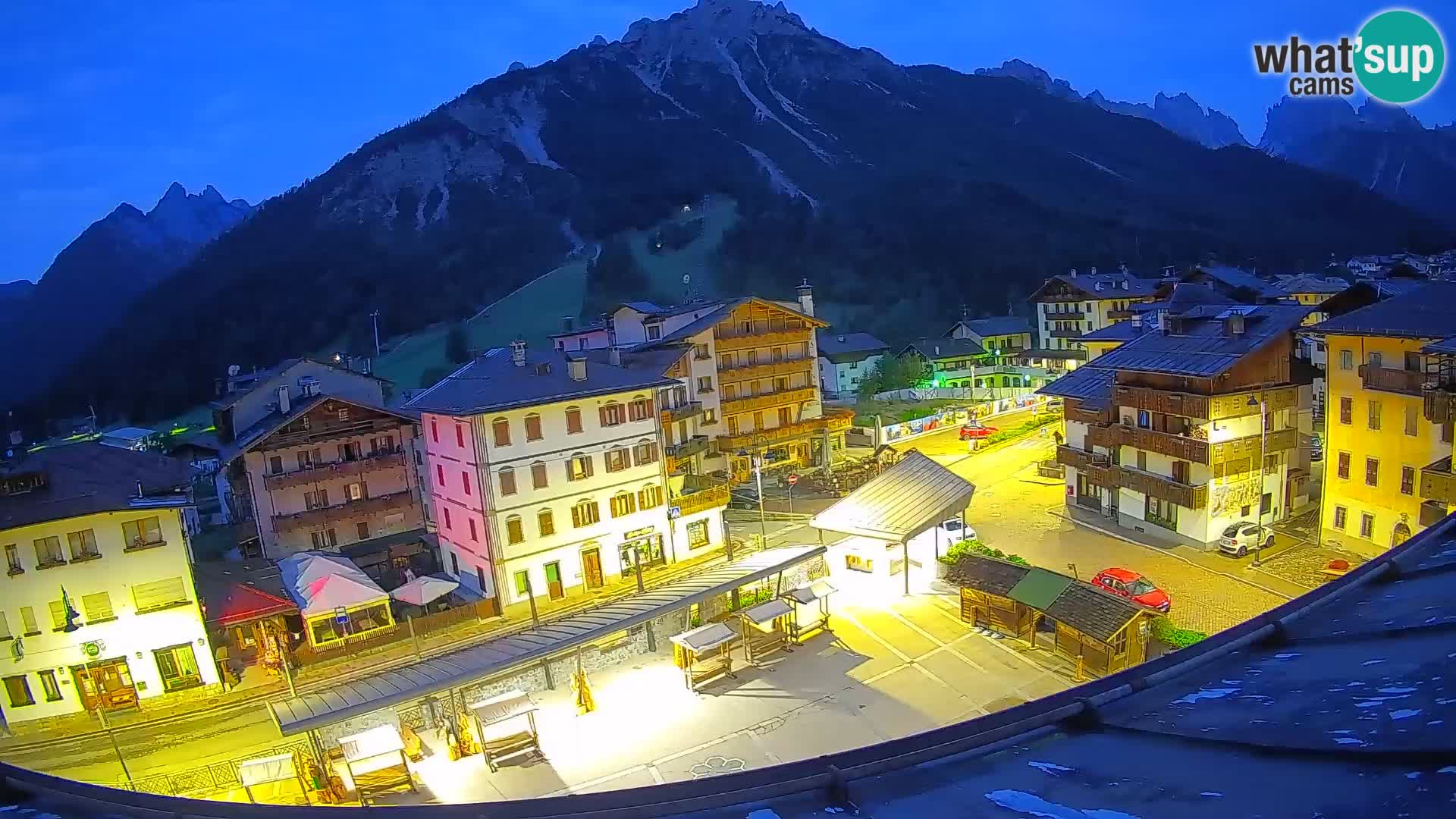 Piazza centrale di Forni di Sopra
