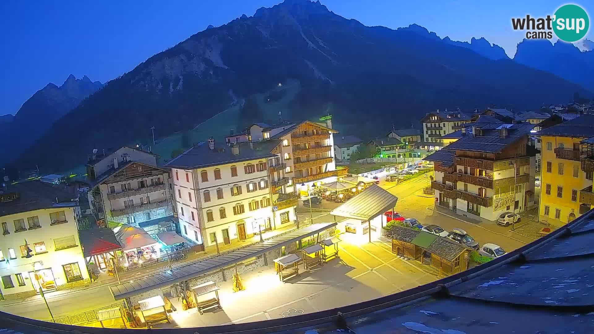 Piazza centrale di Forni di Sopra