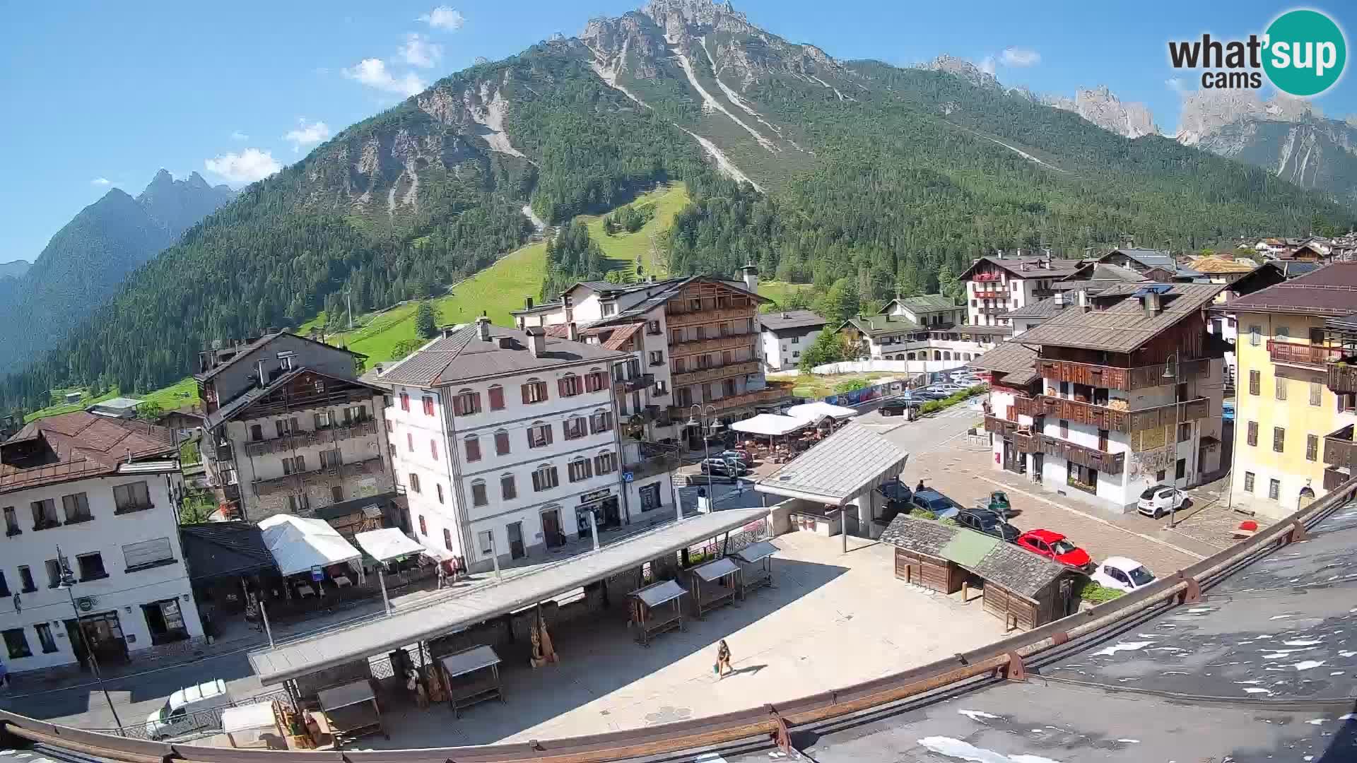 Piazza centrale di Forni di Sopra